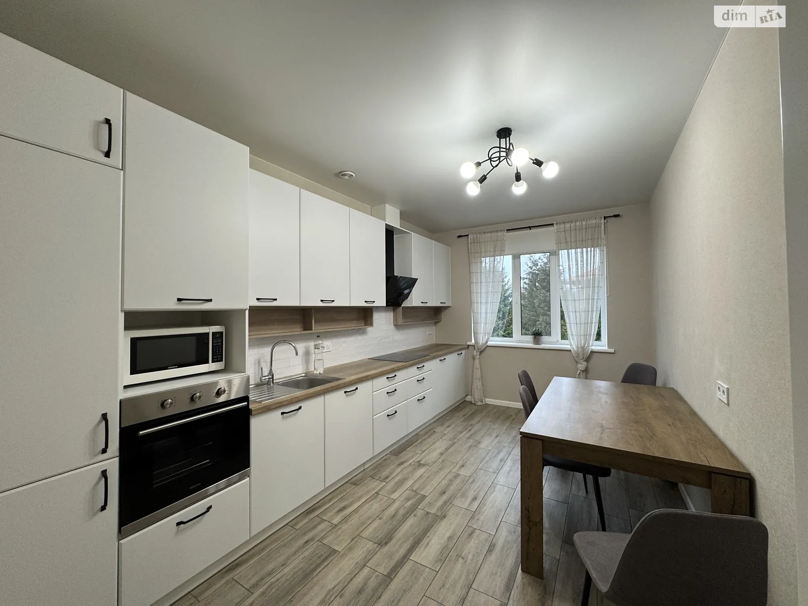 Продається 2-кімнатна квартира 63 кв. м у Гатне, вул. Прикордонна, 24 - фото 1