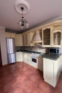 Долгосрочная аренда квартиры, Львов, р‑н. Центр, Лукаша улица, дом 3