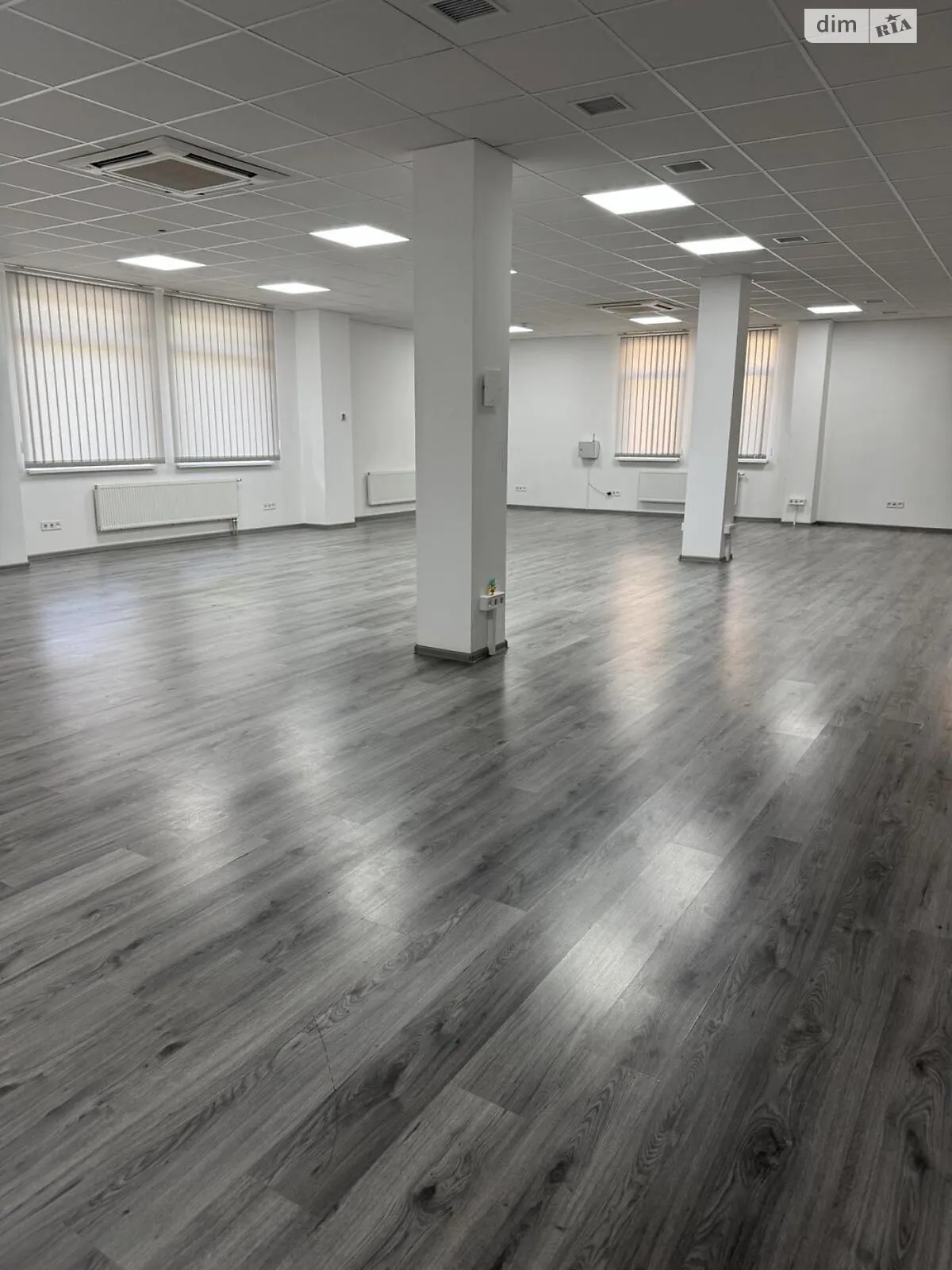 Сдается в аренду офис 193 кв. м в бизнес-центре, цена: 1900 $ - фото 1