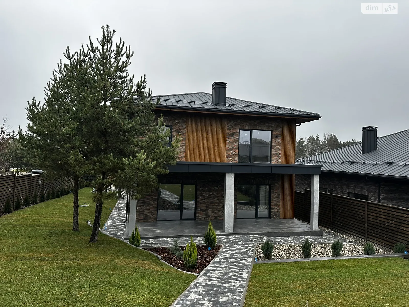 Продается дом на 2 этажа 190 кв. м с беседкой, ул. Майская, 6 - фото 1