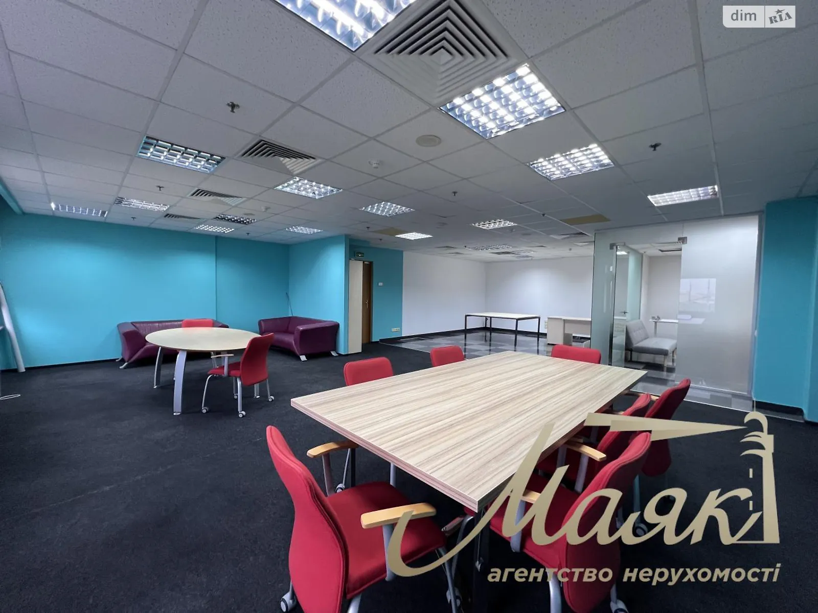 Сдается в аренду офис 195 кв. м в бизнес-центре, цена: 6800 $ - фото 1