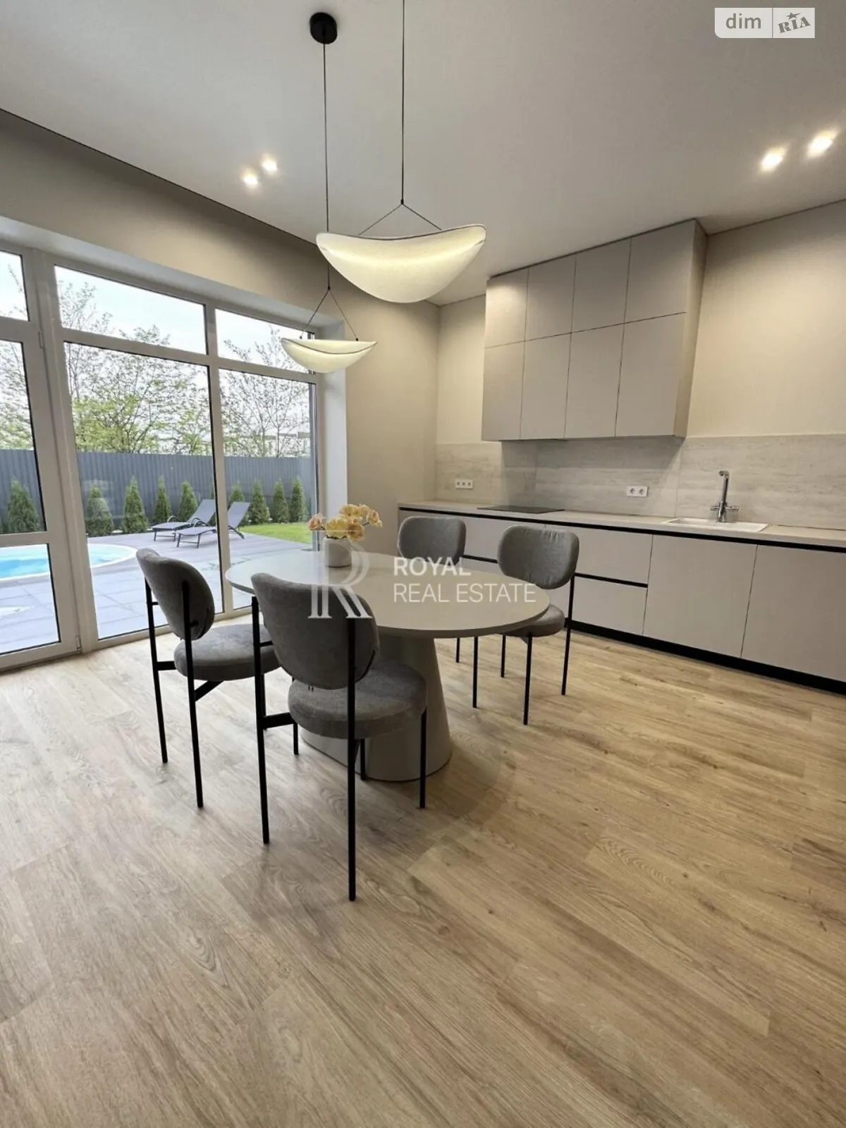 Сдается в аренду дом на 2 этажа 150 кв. м с мебелью, цена: 3500 $ - фото 1