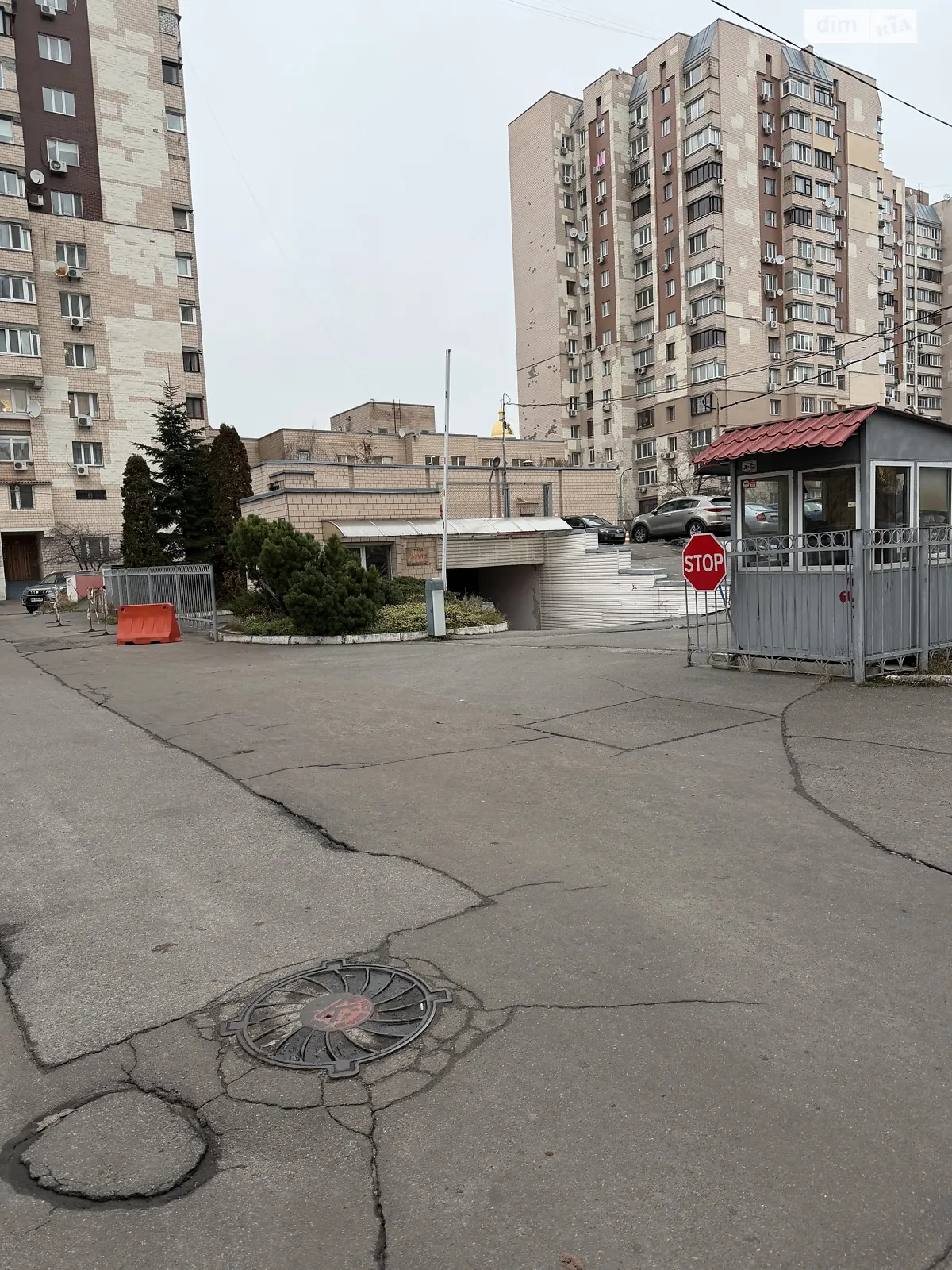 Здається в оренду місце в гаражному кооперативі під легкове авто на 13.75 кв. м, цена: 2000 грн - фото 1