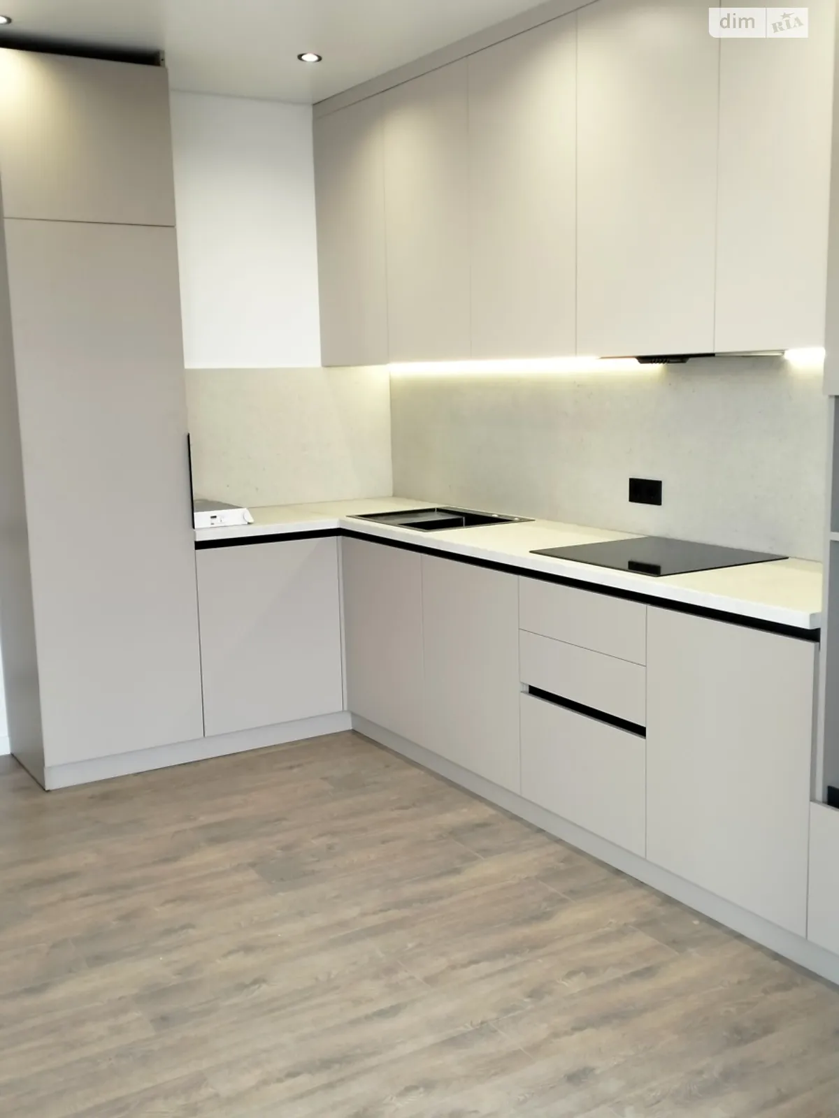 Продается 1-комнатная квартира 39.6 кв. м в Ровно, ул. Ленокомбинатовская - фото 1