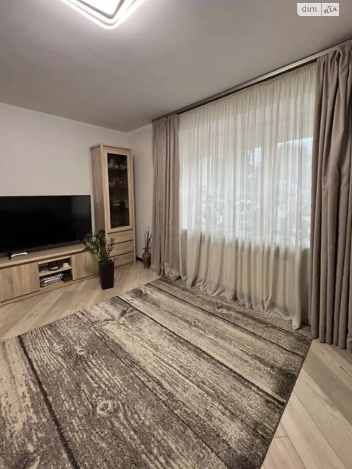 1-комнатная квартира 35 кв. м в Тернополе, ул. Евгения Коновальца - фото 1