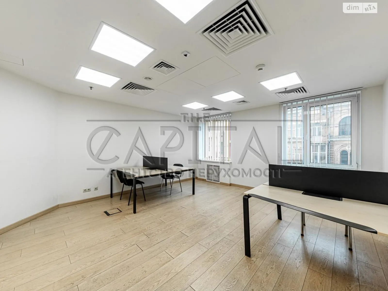 Сдается в аренду офис 200 кв. м в бизнес-центре, цена: 6000 $ - фото 1