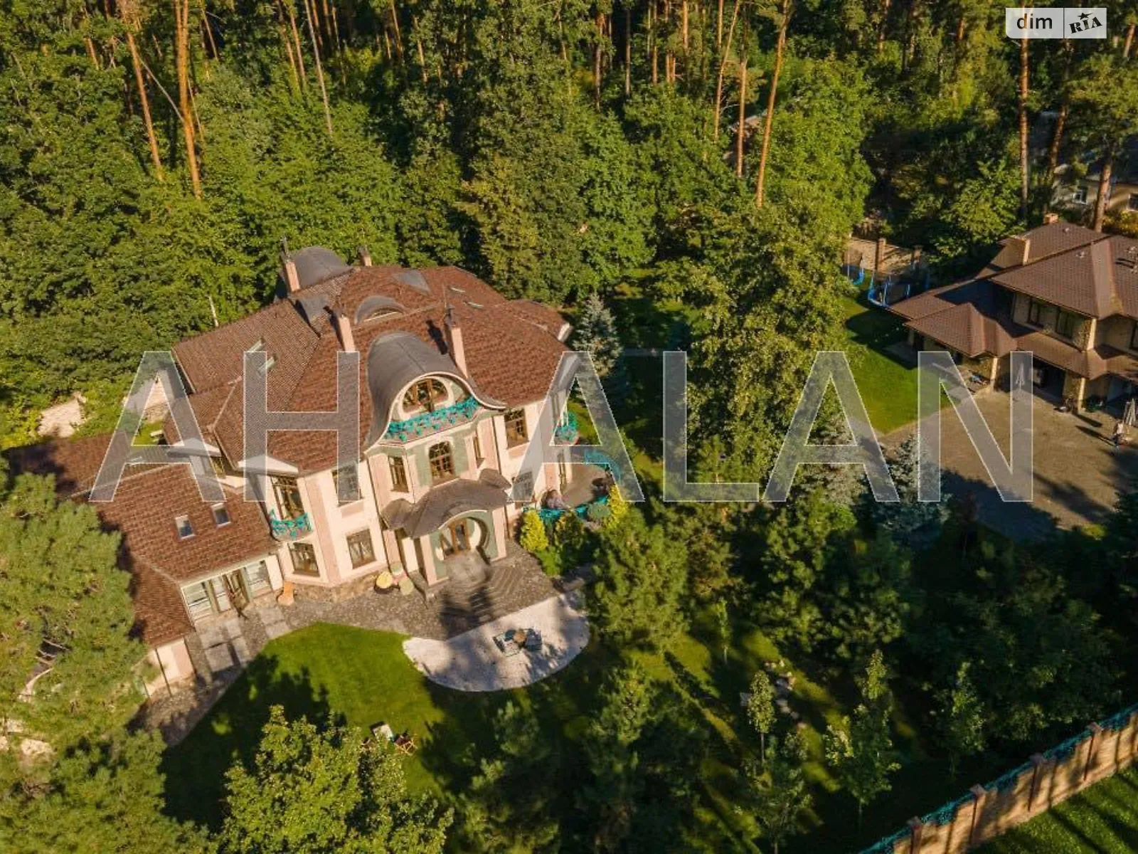 Сдается в аренду дом на 3 этажа 1101.5 кв. м с верандой, цена: 15000 $ - фото 1