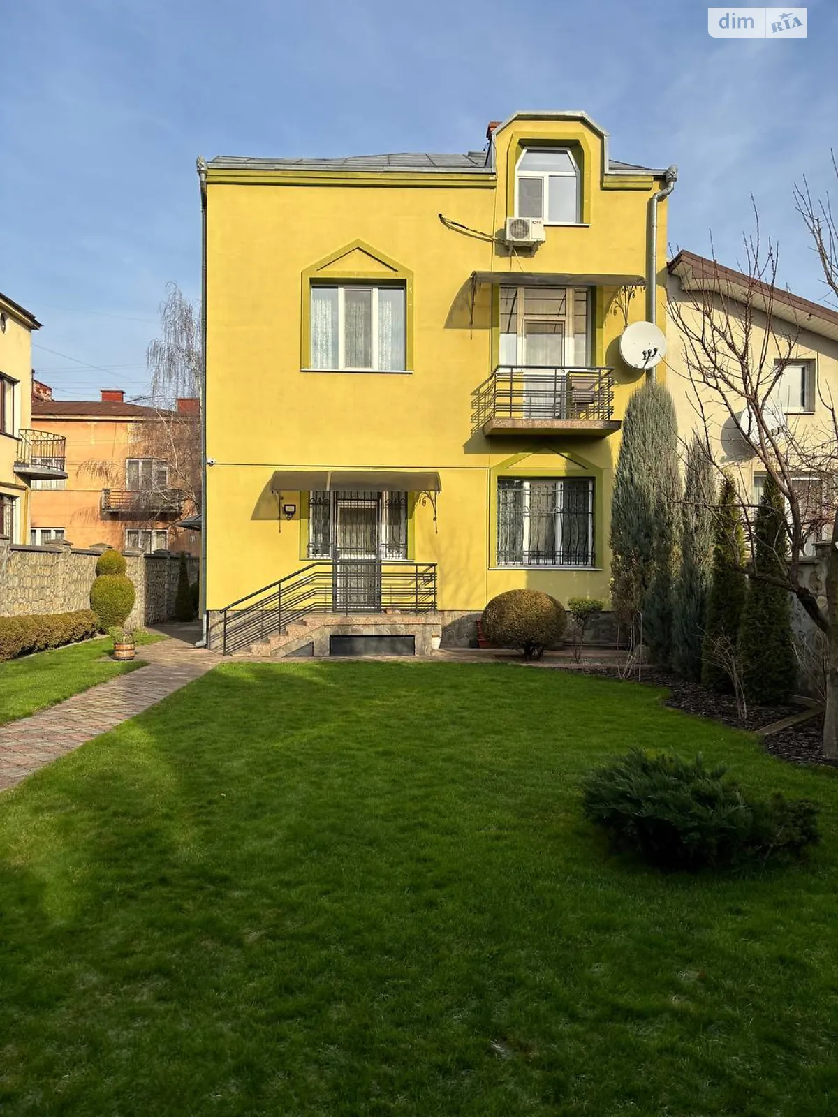 Продается дом на 3 этажа 237.1 кв. м с камином, цена: 550000 $ - фото 1