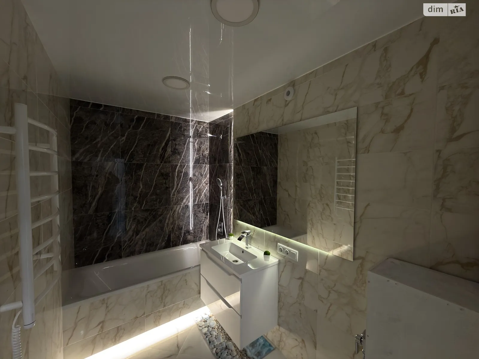 Продается 1-комнатная квартира 44 кв. м в Зарванцах, ул. Рыбацкая - фото 1