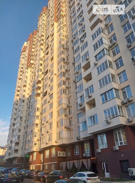 Київ, Караваєві Дачі, вул. Польова, 73