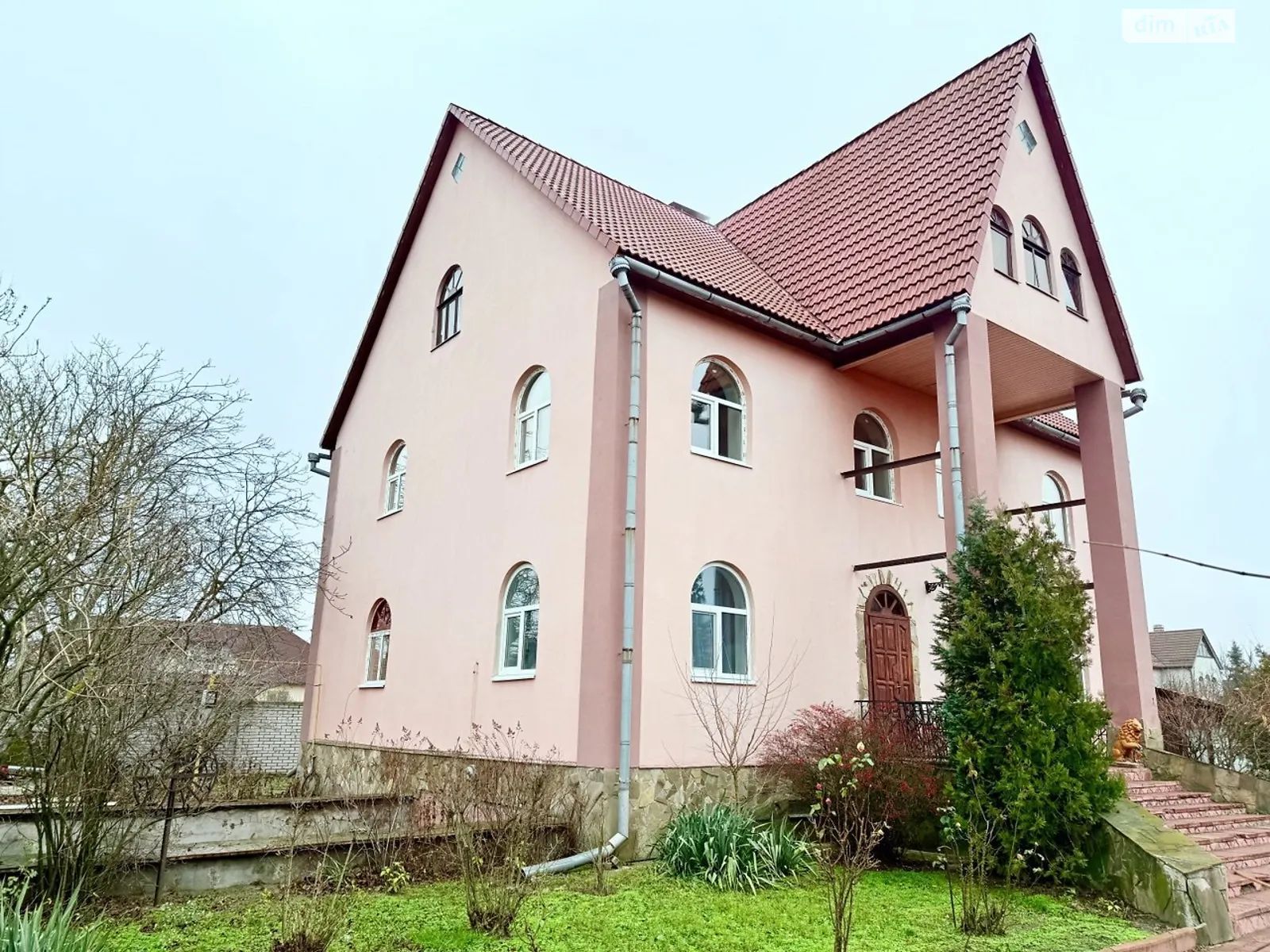 Продается дом на 2 этажа 340 кв. м с баней/сауной, цена: 260000 $ - фото 1