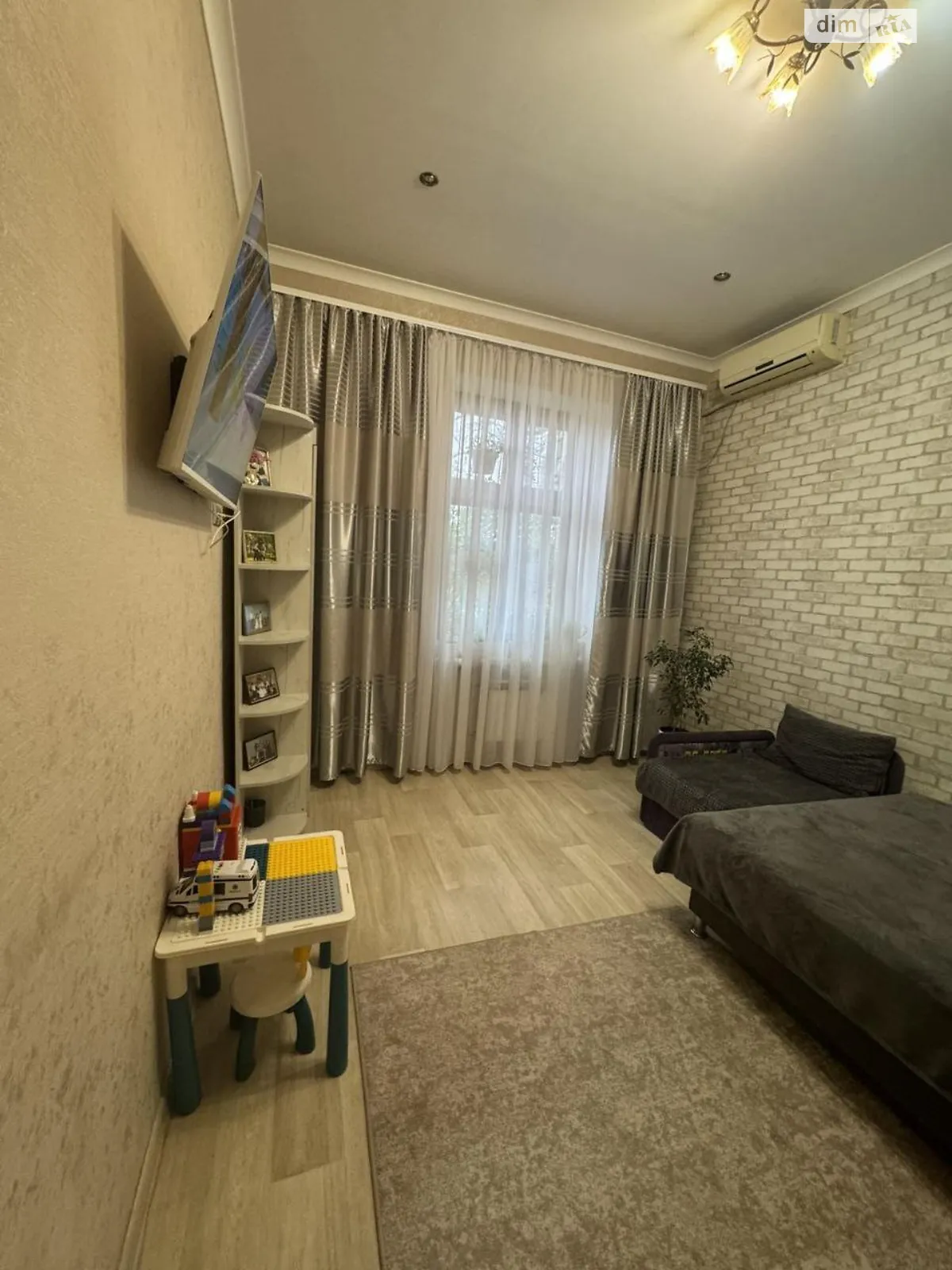 Продається 2-кімнатна квартира 52 кв. м у Одесі, вул. Кордонна, 40 - фото 1