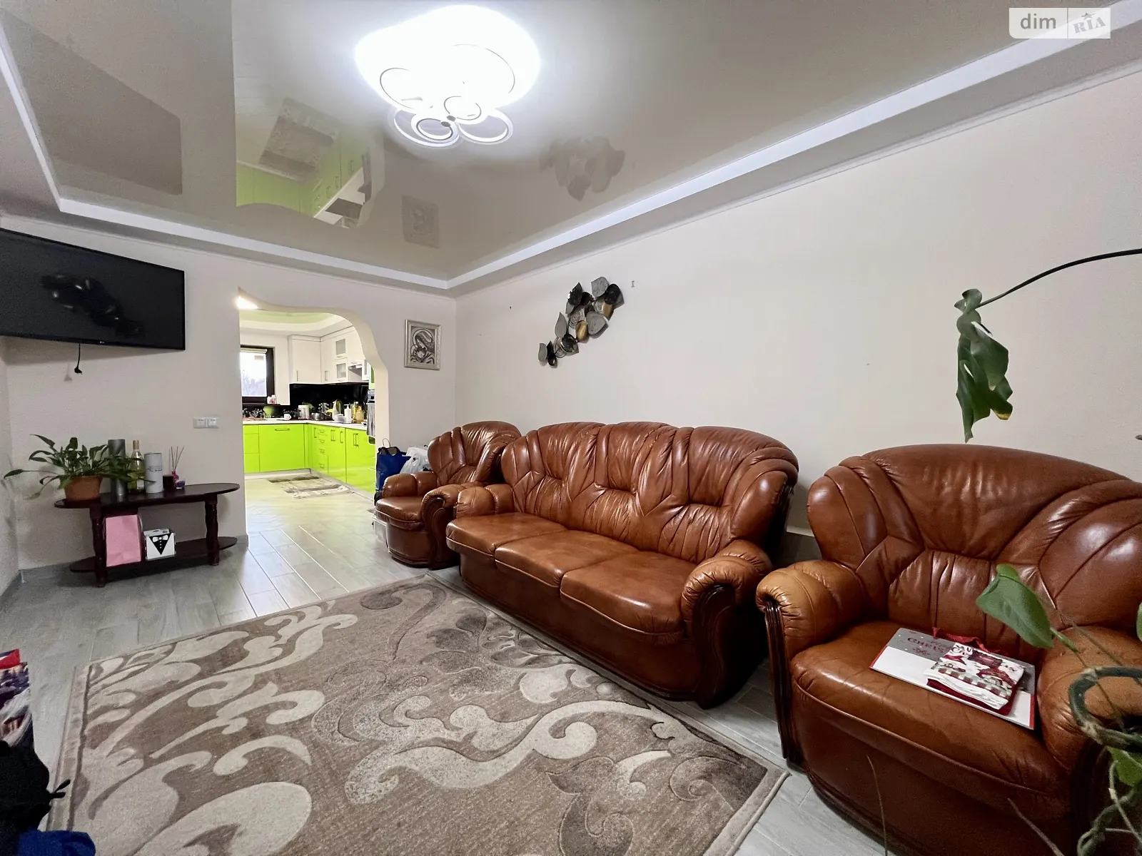 Сдается в аренду дом на 2 этажа 180 кв. м с подвалом, цена: 1000 $ - фото 1