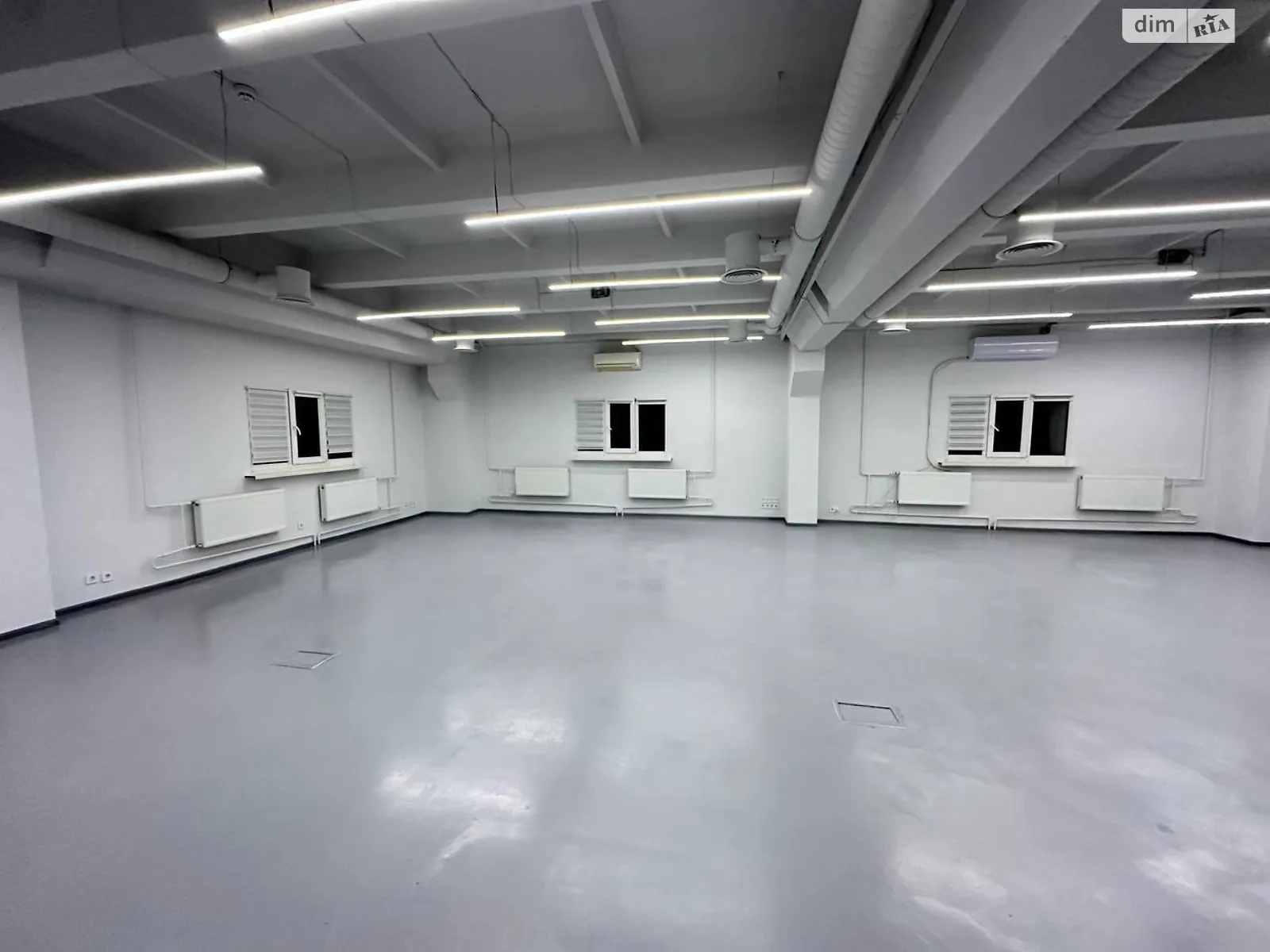 Сдается в аренду офис 330 кв. м в бизнес-центре, цена: 5200 $ - фото 1