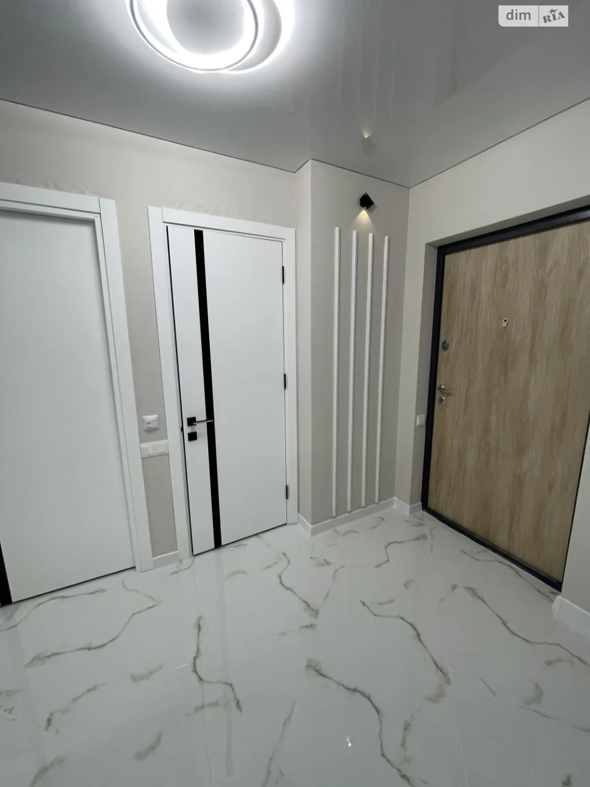 Продается 1-комнатная квартира 44 кв. м в Зарванцах, ул. Одесская, 7 - фото 1