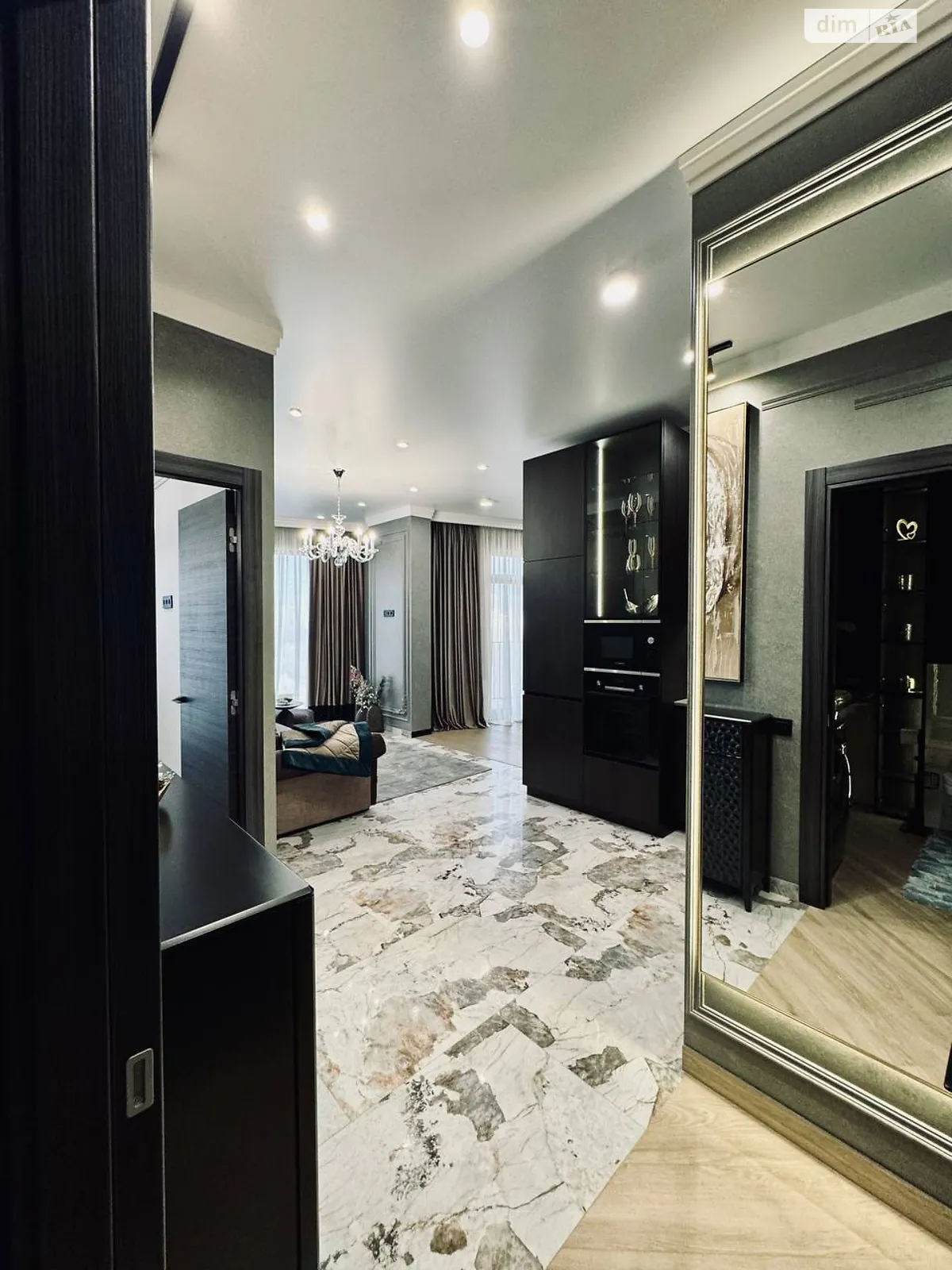 Продается 2-комнатная квартира 70 кв. м в Одессе - фото 1