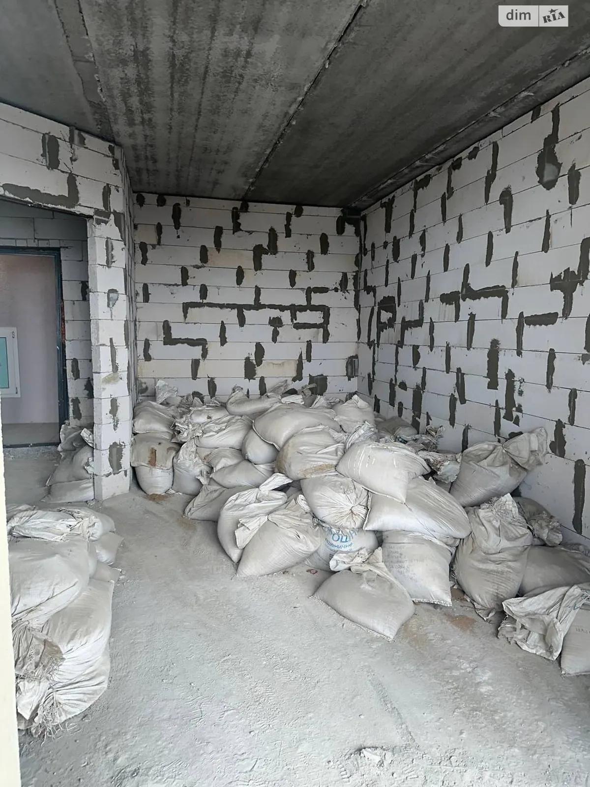 Продается 1-комнатная квартира 46.7 кв. м в Николаеве, ул. Мостостроителей, 18 - фото 1