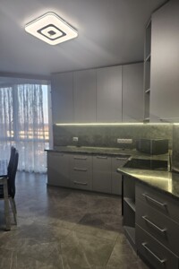 Продаж квартири, Луцьк, р‑н. Центр, Яровиця вулиця, буд. 13