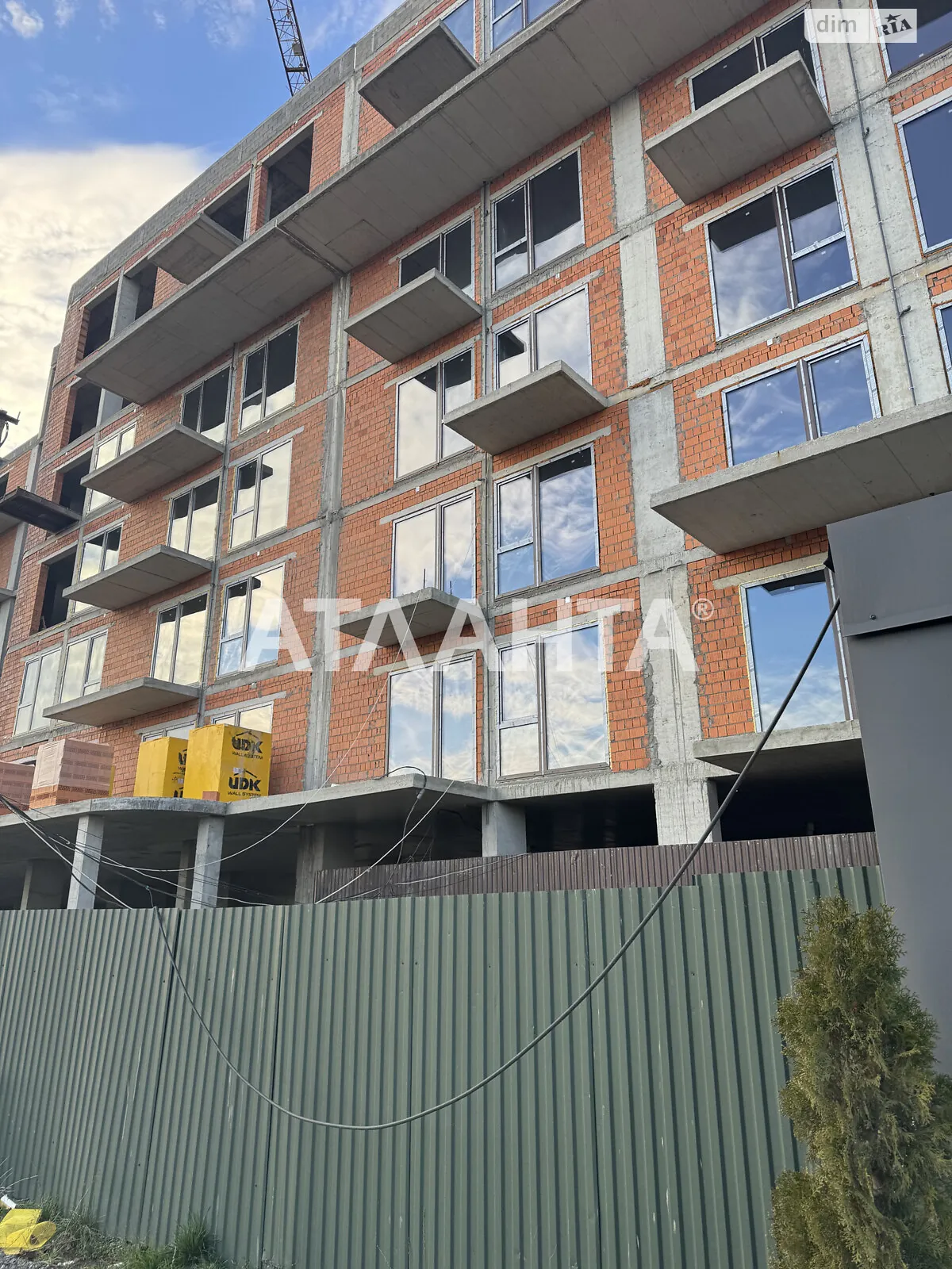 Продается 2-комнатная квартира 61.43 кв. м в Минае, пер. Парковый - фото 1