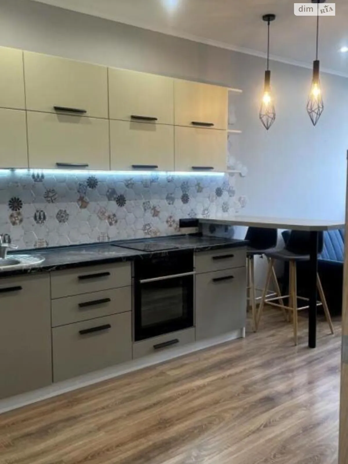 Продается 1-комнатная квартира 44 кв. м в Киеве, ул. Андрея Аболмасова(Панельная), 4 - фото 1