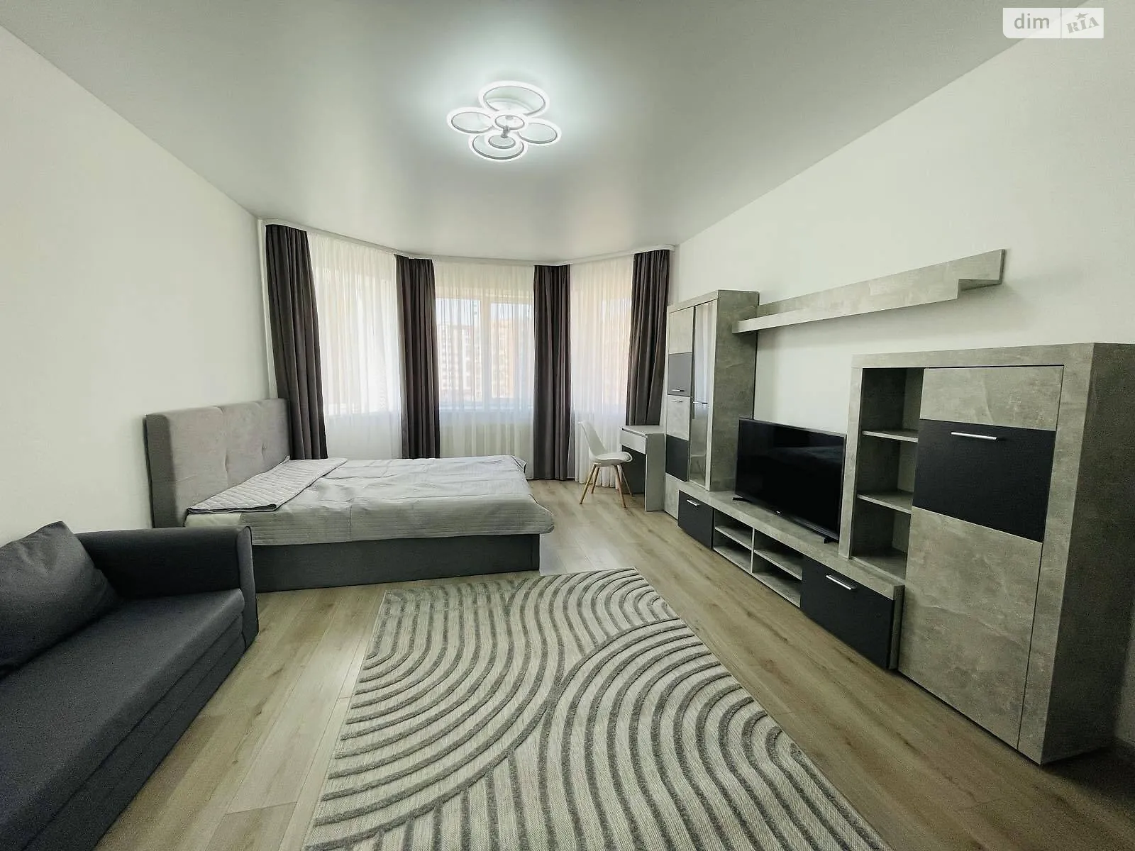 Здається в оренду 1-кімнатна квартира 43.8 кв. м у Рівному, вул. Соборна, 283А - фото 1