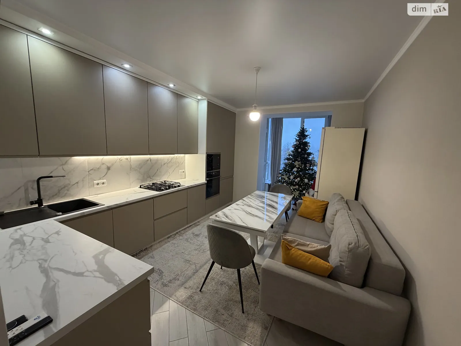 Продается 1-комнатная квартира 49 кв. м в Виннице, ул. Праведников мира(Максимовича), 45А - фото 1