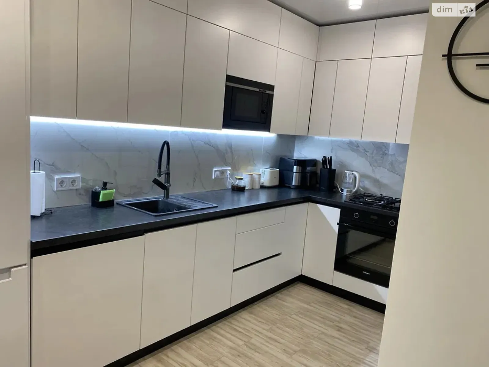 Продается 2-комнатная квартира 69.3 кв. м в Львове, ул. Зеленая - фото 1