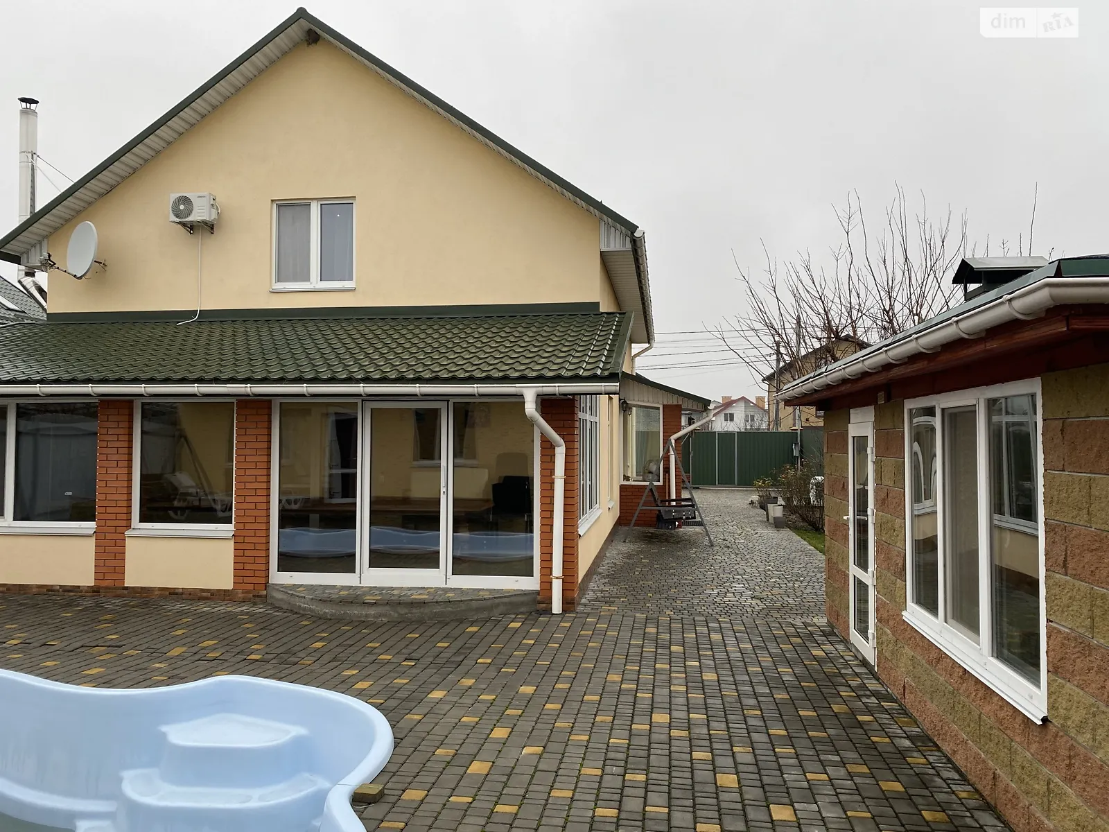 Продается дом на 2 этажа 360 кв. м с камином, цена: 390000 $ - фото 1