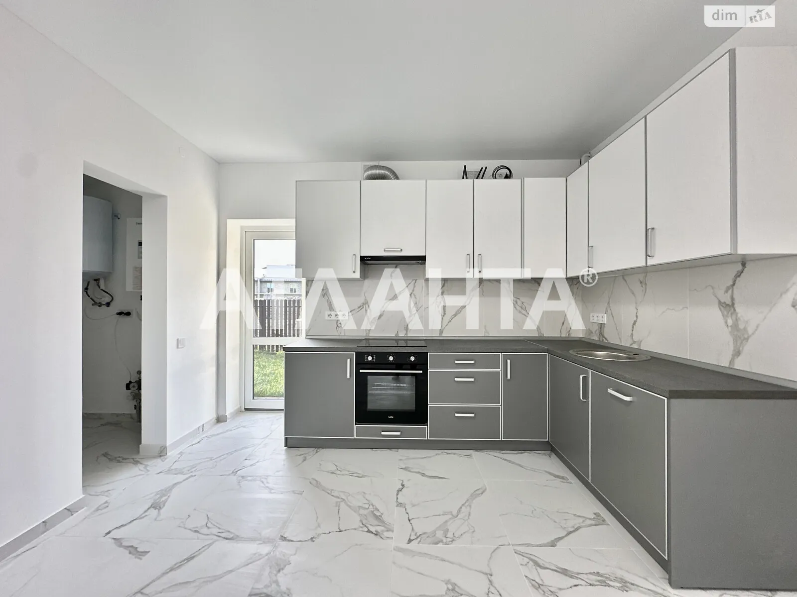 Продается дом на 2 этажа 94 кв. м с верандой, цена: 113000 $ - фото 1