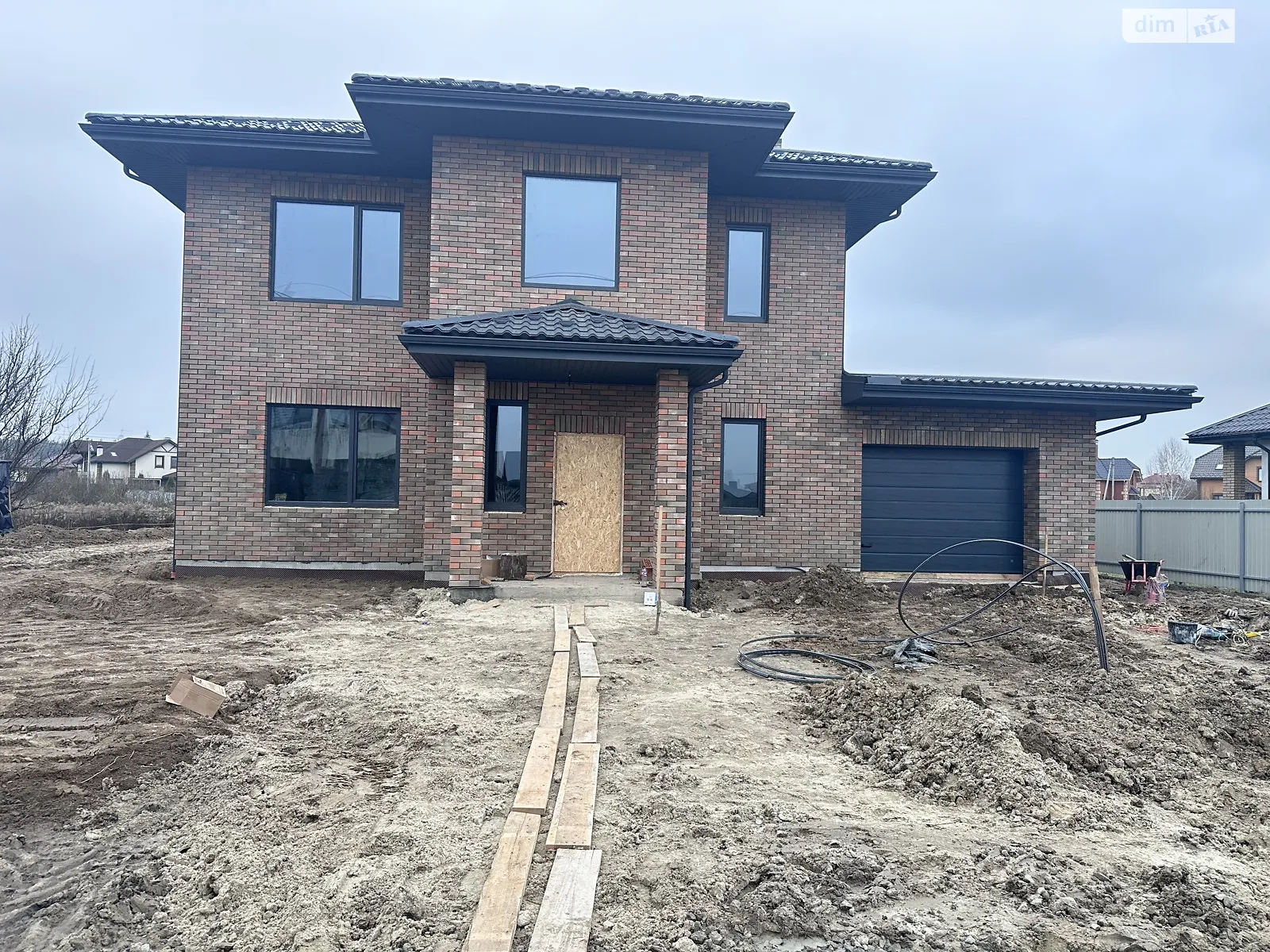 Продается дом на 2 этажа 262.93 кв. м с верандой, цена: 300000 $ - фото 1