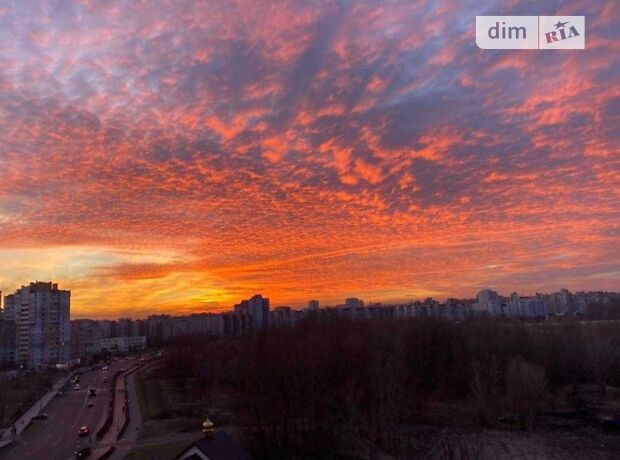 Черкаси, Придніпровський, вул. Героїв Дніпра, 6