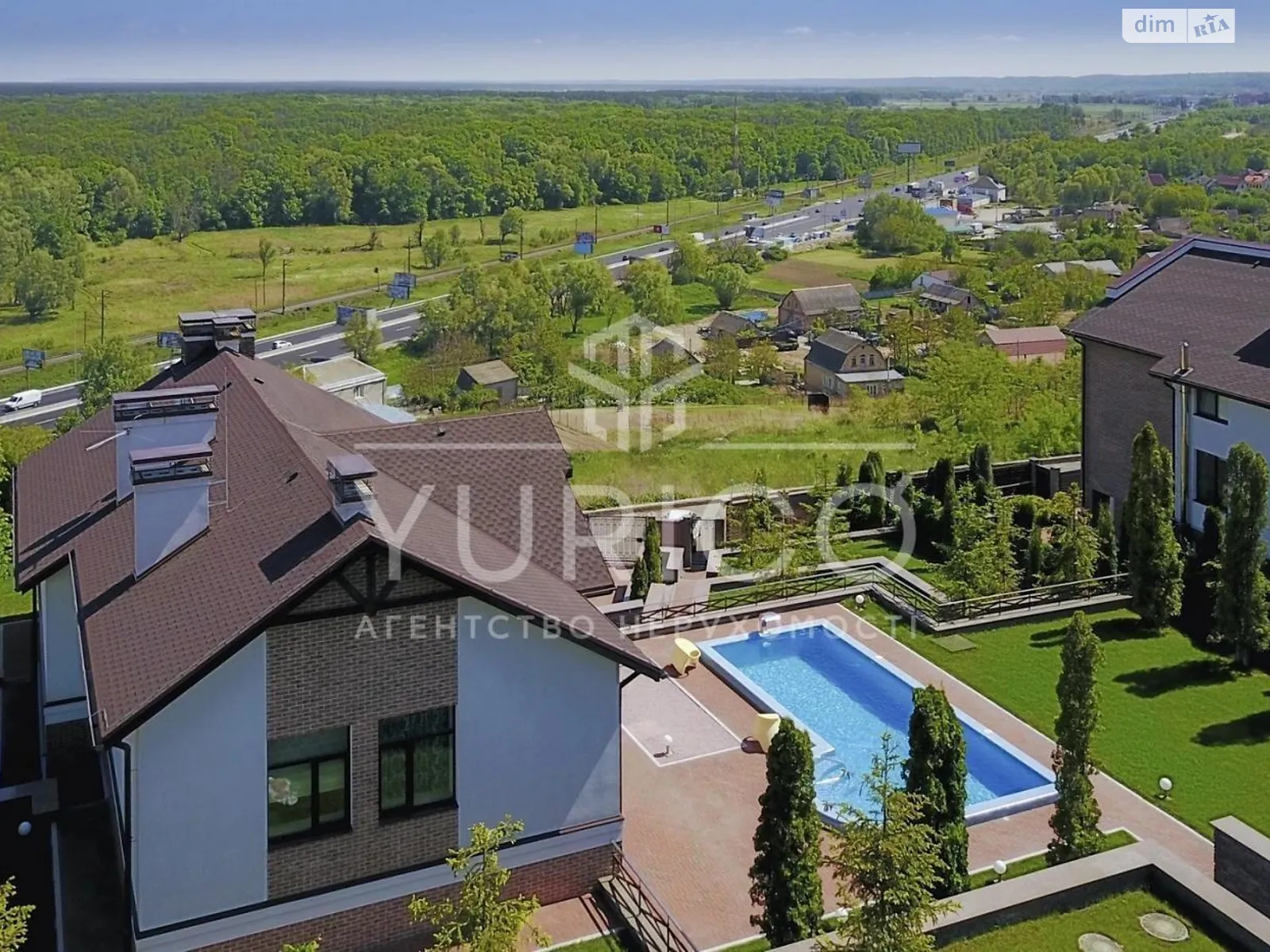 Сдается в аренду дом на 2 этажа 350 кв. м с камином, цена: 6000 $ - фото 1