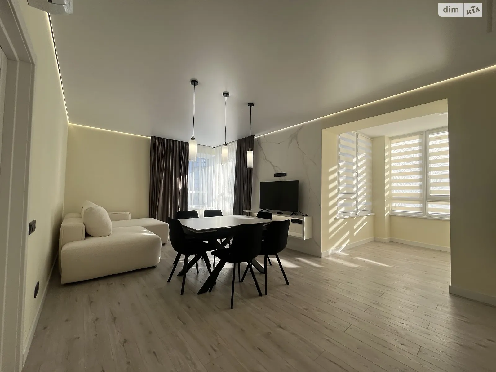 Продається 2-кімнатна квартира 64 кв. м у Івано-Франківську, вул. Гетьмана Івана Мазепи, 164 корпус 11 - фото 1