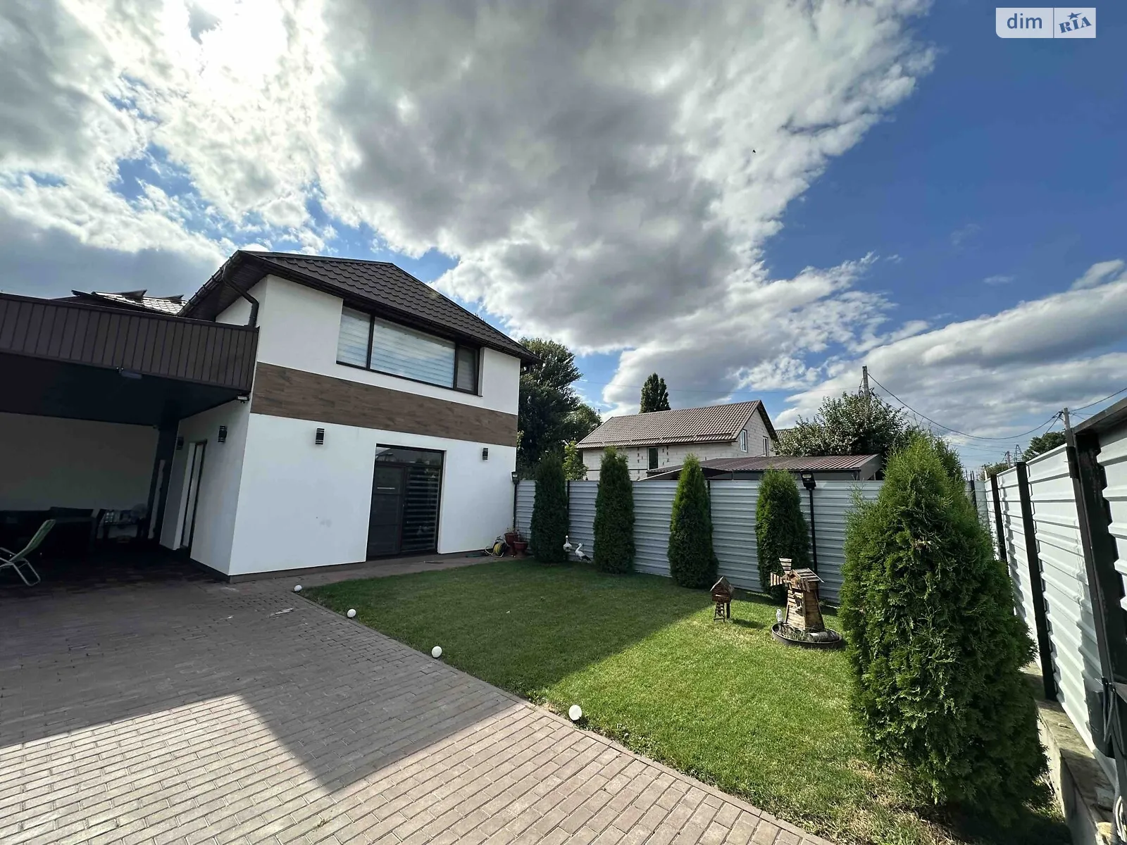 Продается дом на 2 этажа 80 кв. м с участком, цена: 125000 $ - фото 1