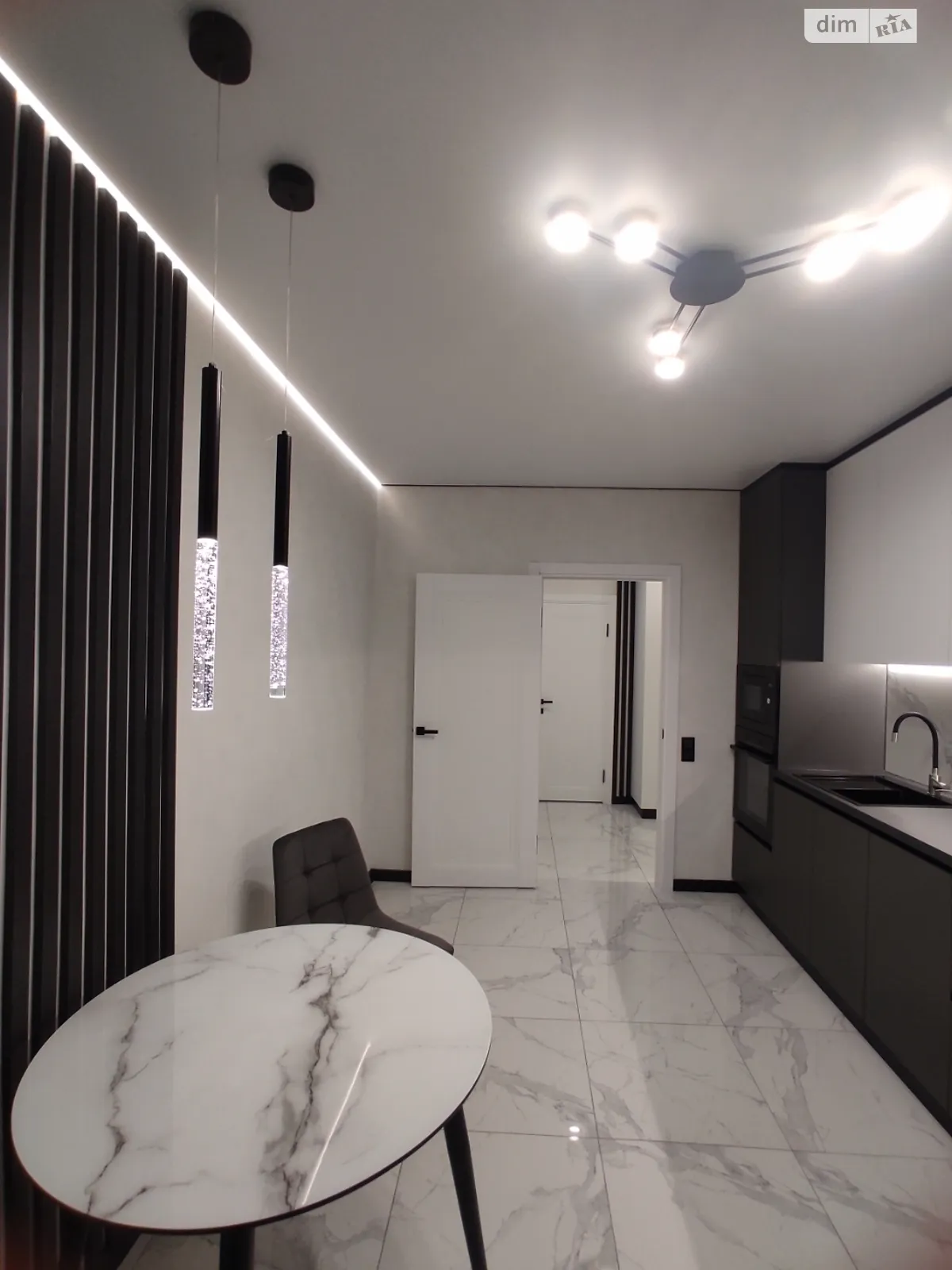 Продается 1-комнатная квартира 52 кв. м в Виннице, ул. Полевая - фото 1