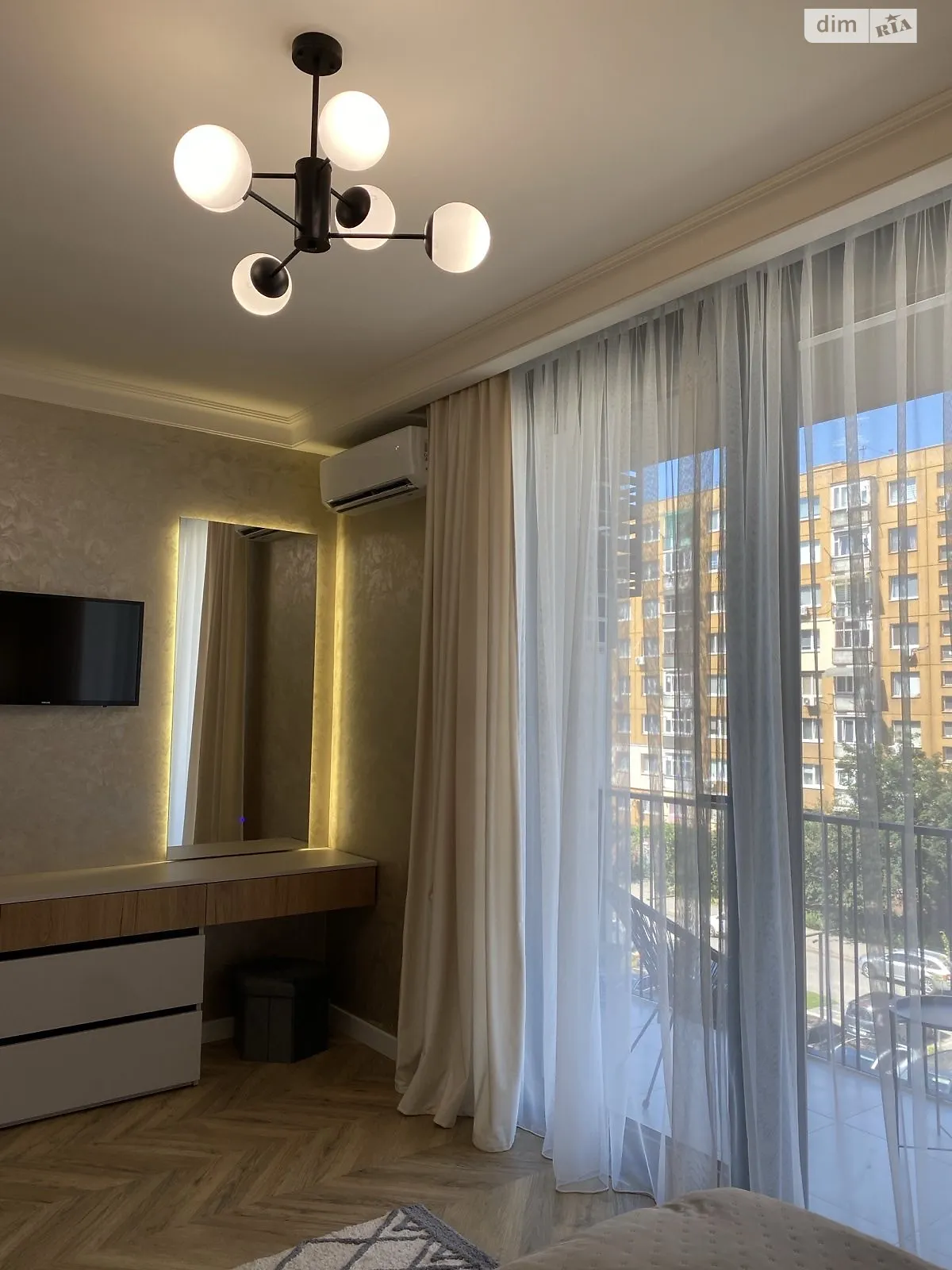 Здається в оренду 1-кімнатна квартира 48 кв. м у Ужгороді, вул. Легоцького, 80 - фото 1