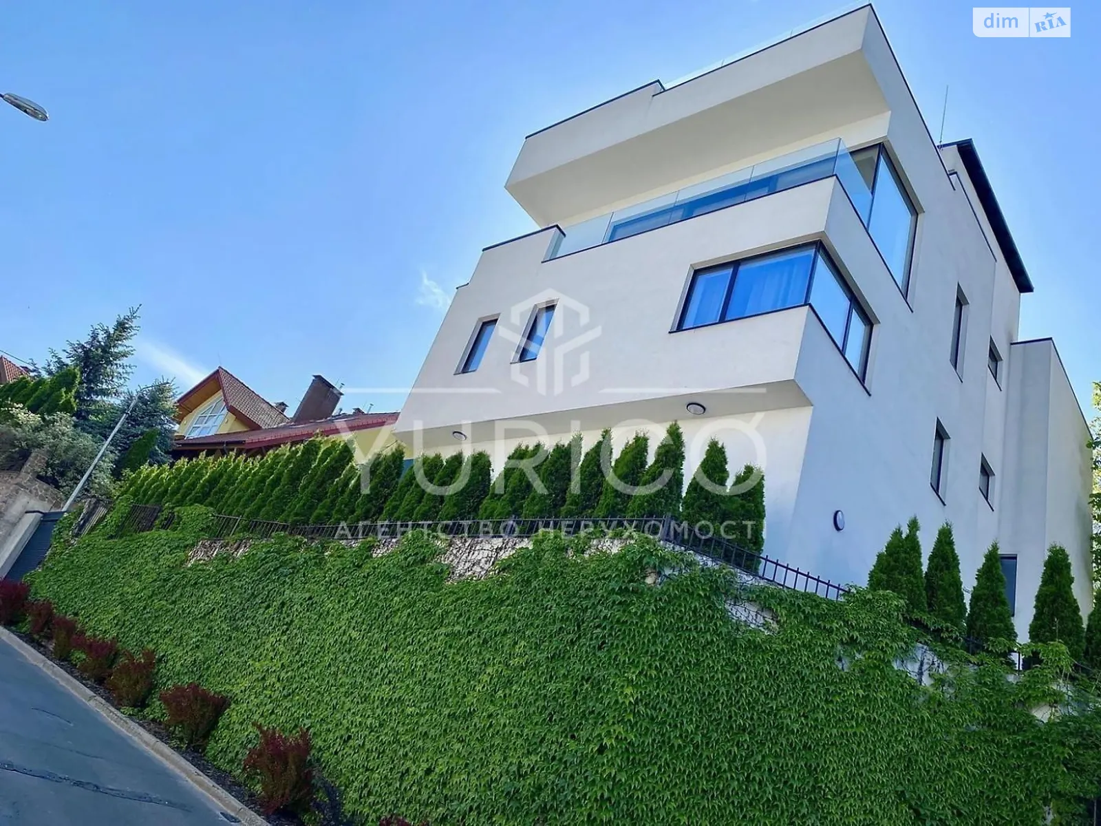 Продается дом на 3 этажа 405.4 кв. м с гаражом, цена: 1250000 $ - фото 1