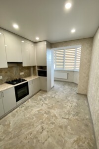 Продажа квартиры, Житомирская, Олиевка, р‑н. Чешская Крошня, Евгения Рыхлика улица, дом 11А