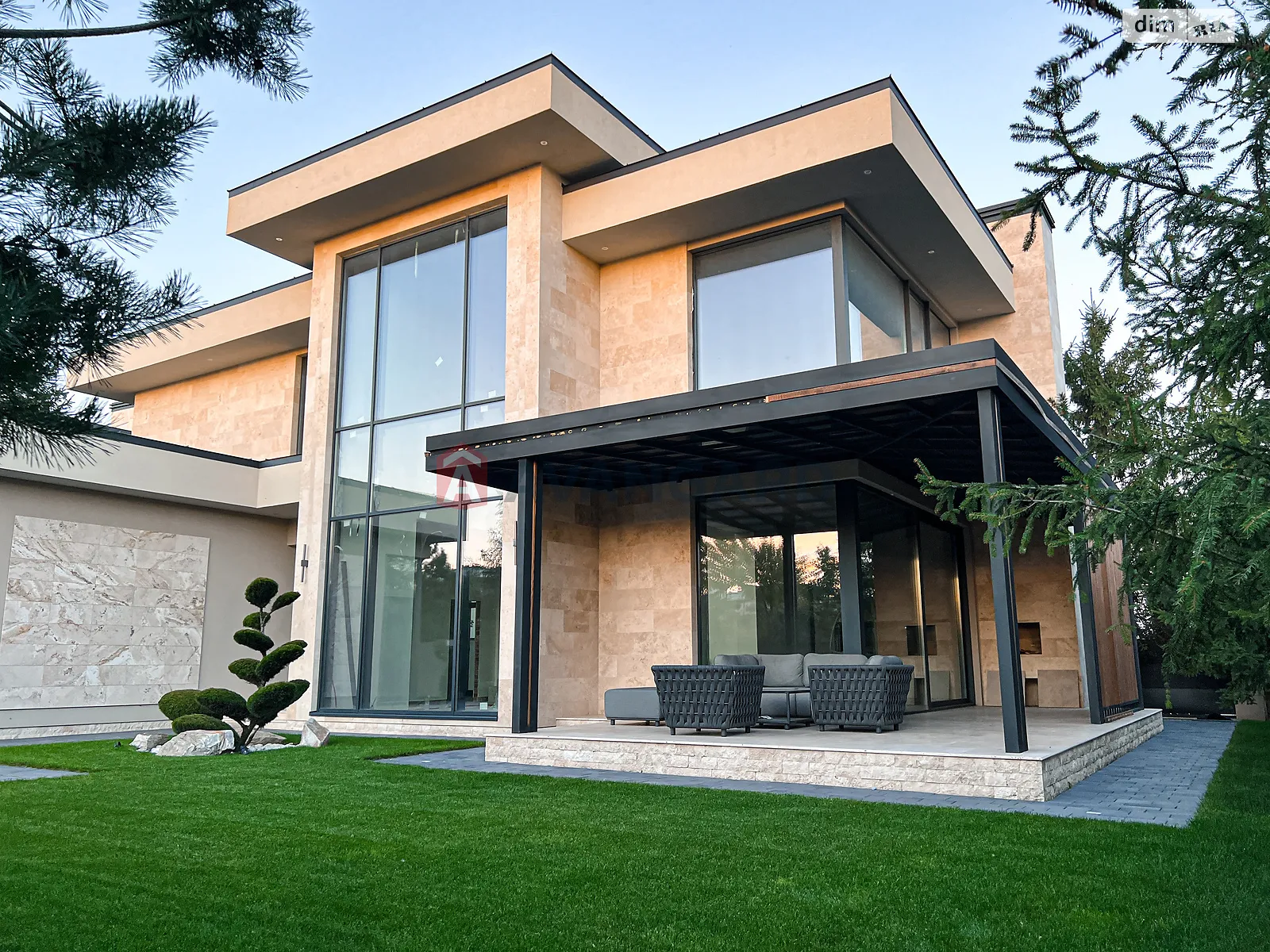 Продается дом на 2 этажа 249.8 кв. м с балконом, цена: 615000 $ - фото 1