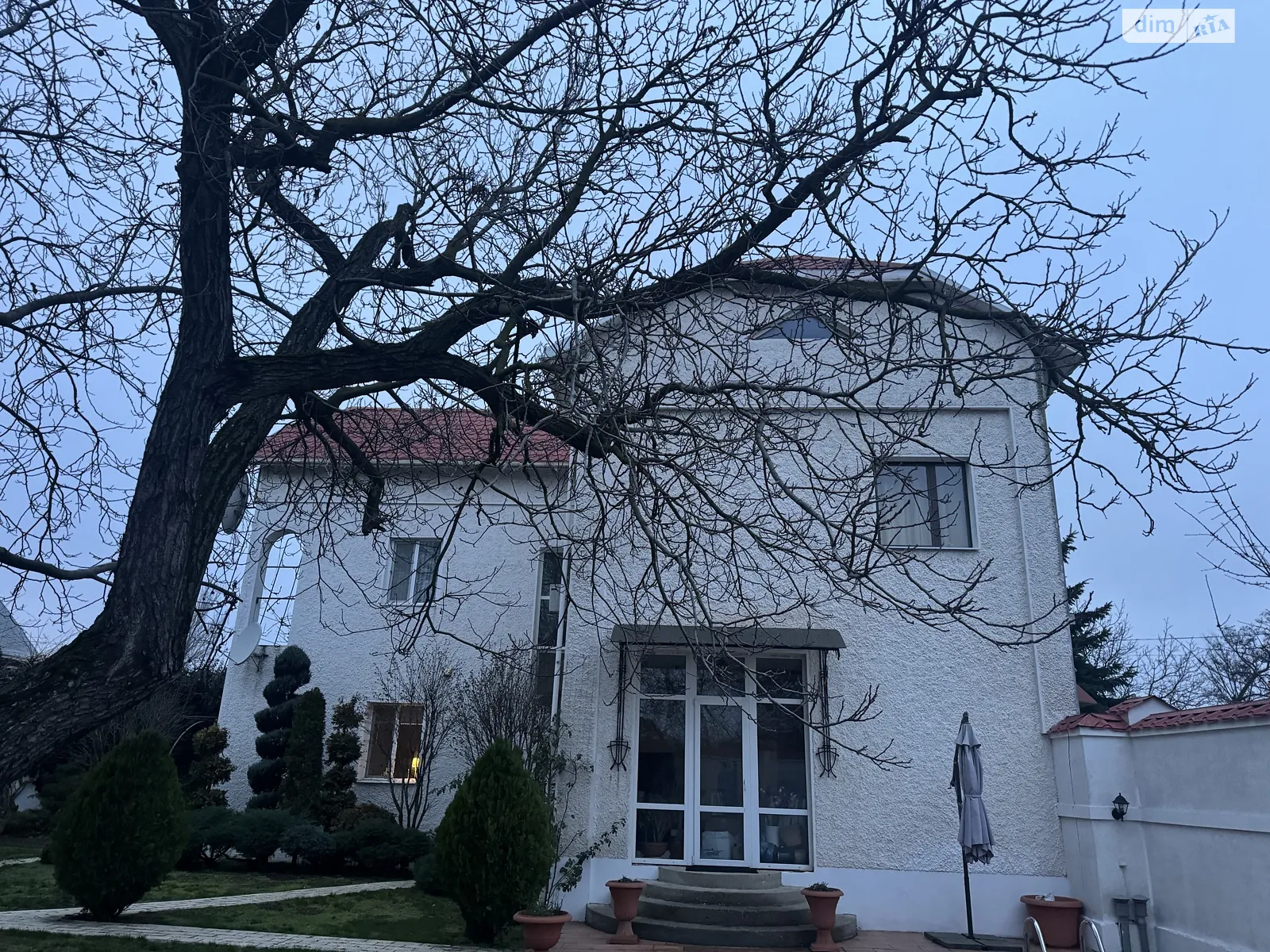 Продается дом на 2 этажа 301.3 кв. м с камином, цена: 280000 $ - фото 1