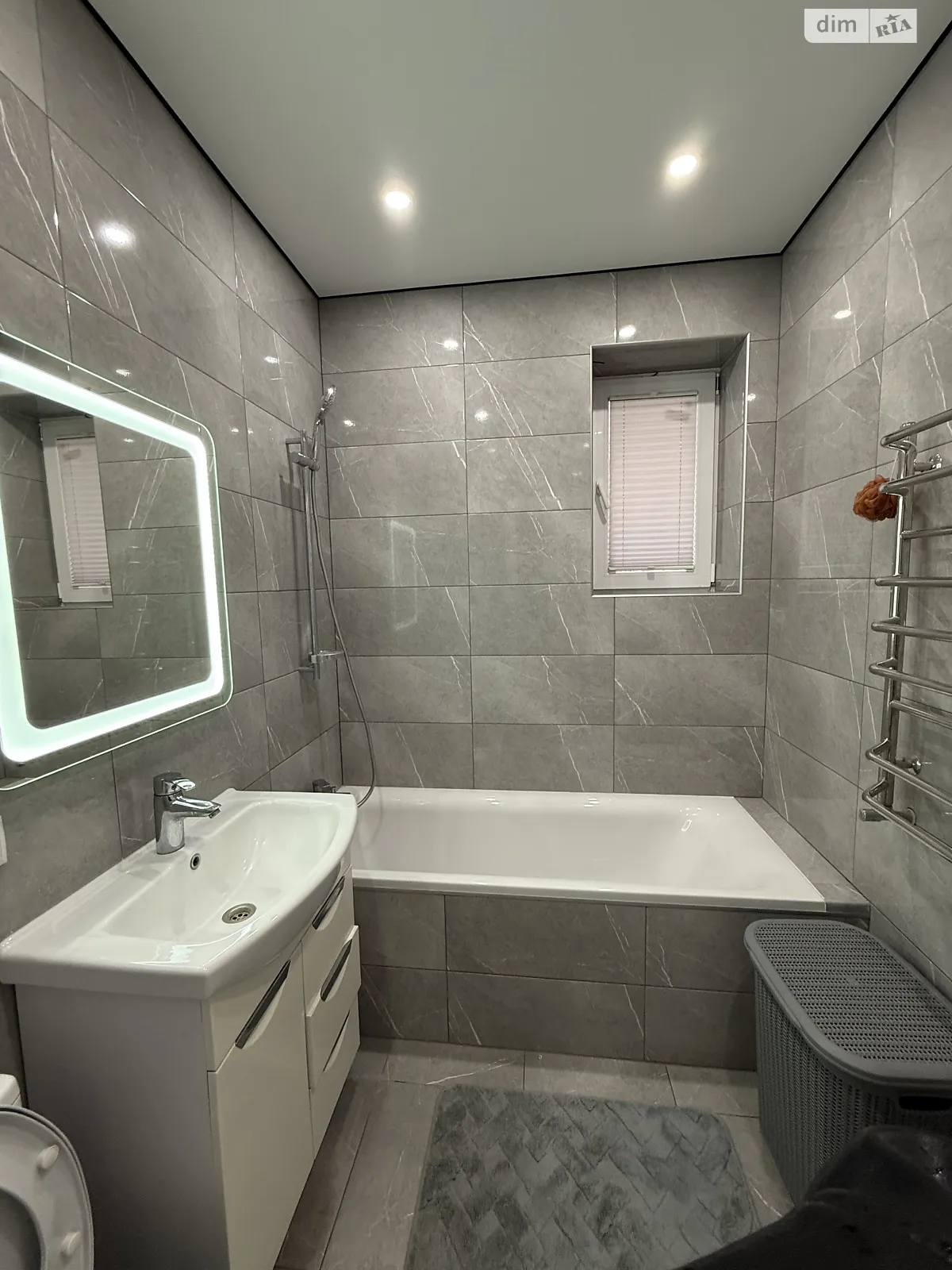 Сдается в аренду дом на 2 этажа 55 кв. м с камином, цена: 400 $ - фото 1