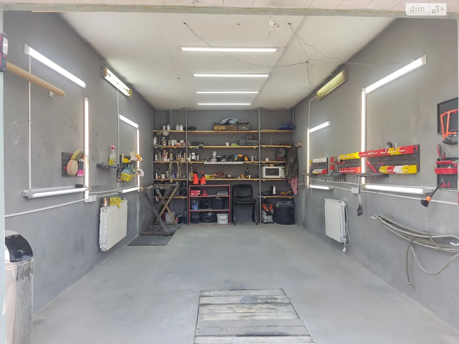 Продается отдельно стоящий гараж под легковое авто на 58.2 кв. м, цена: 17900 $ - фото 1