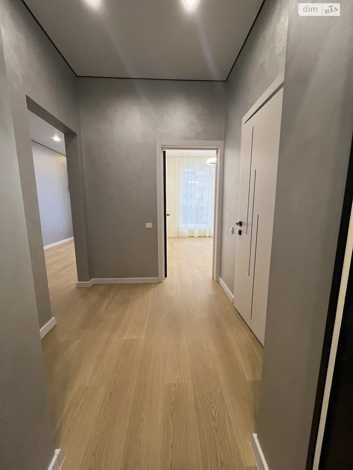 Продается 1-комнатная квартира 38 кв. м в Ровно, мас. Веснянковый, 20 - фото 1