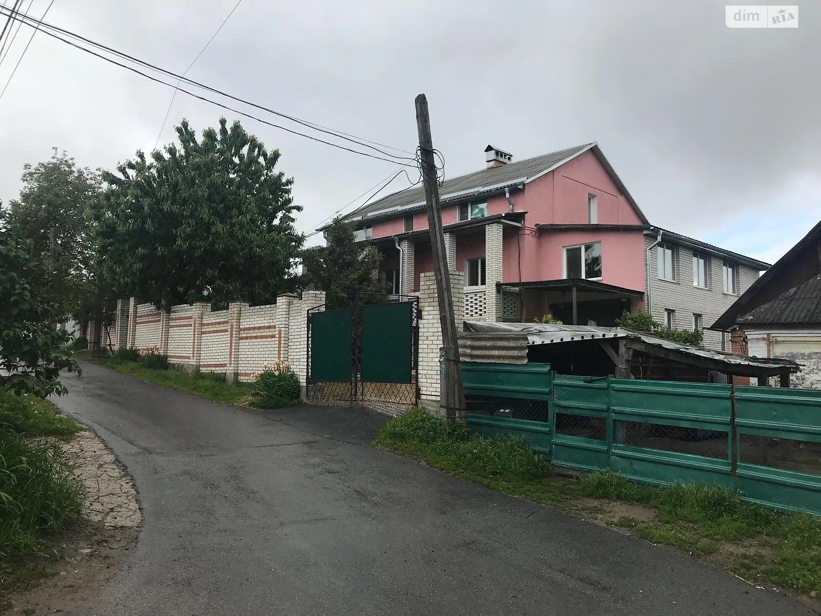 Продается дом на 2 этажа 286 кв. м с участком, цена: 120000 $ - фото 1