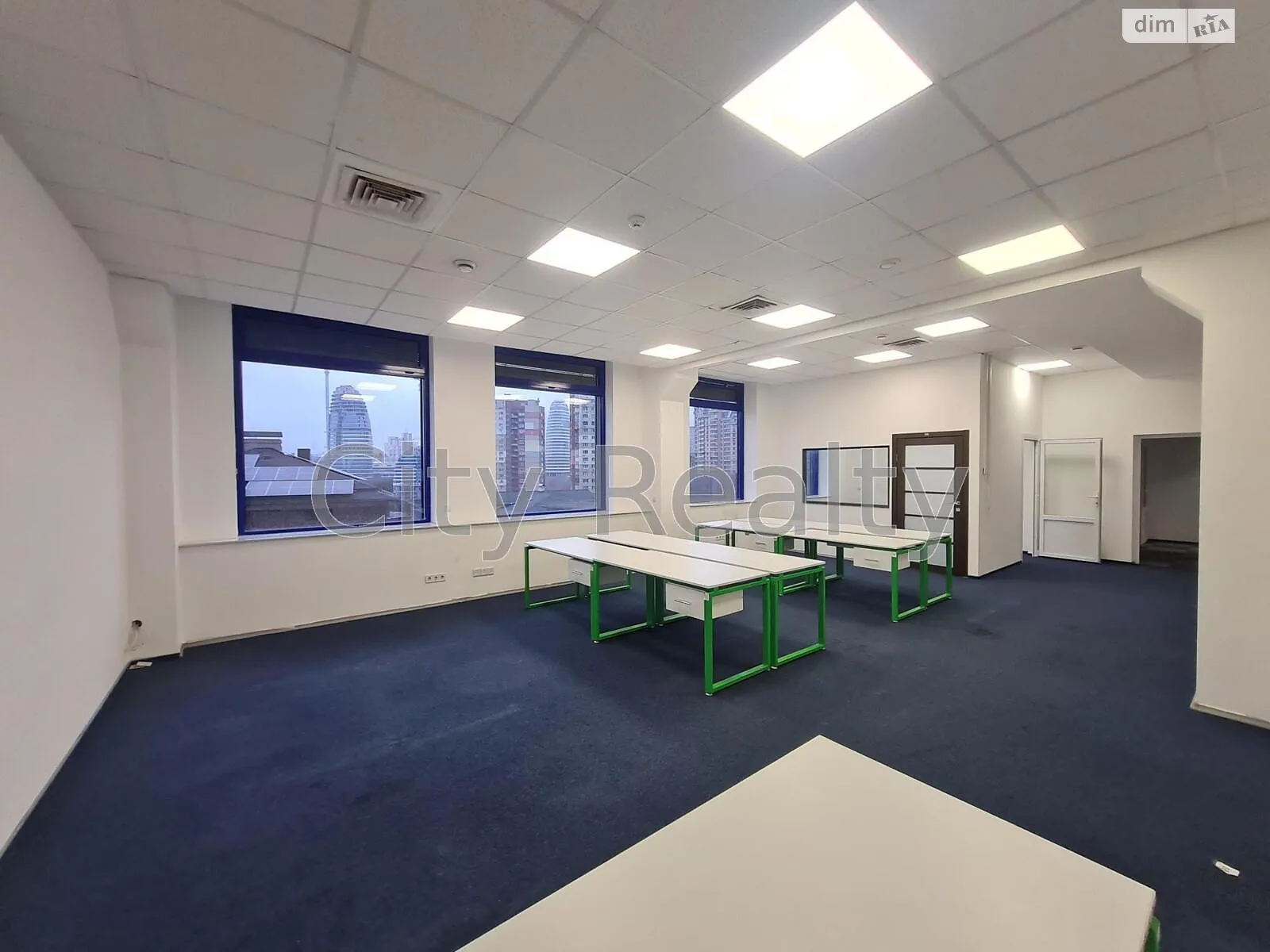 Сдается в аренду офис 575 кв. м в бизнес-центре, цена: 10925 $ - фото 1