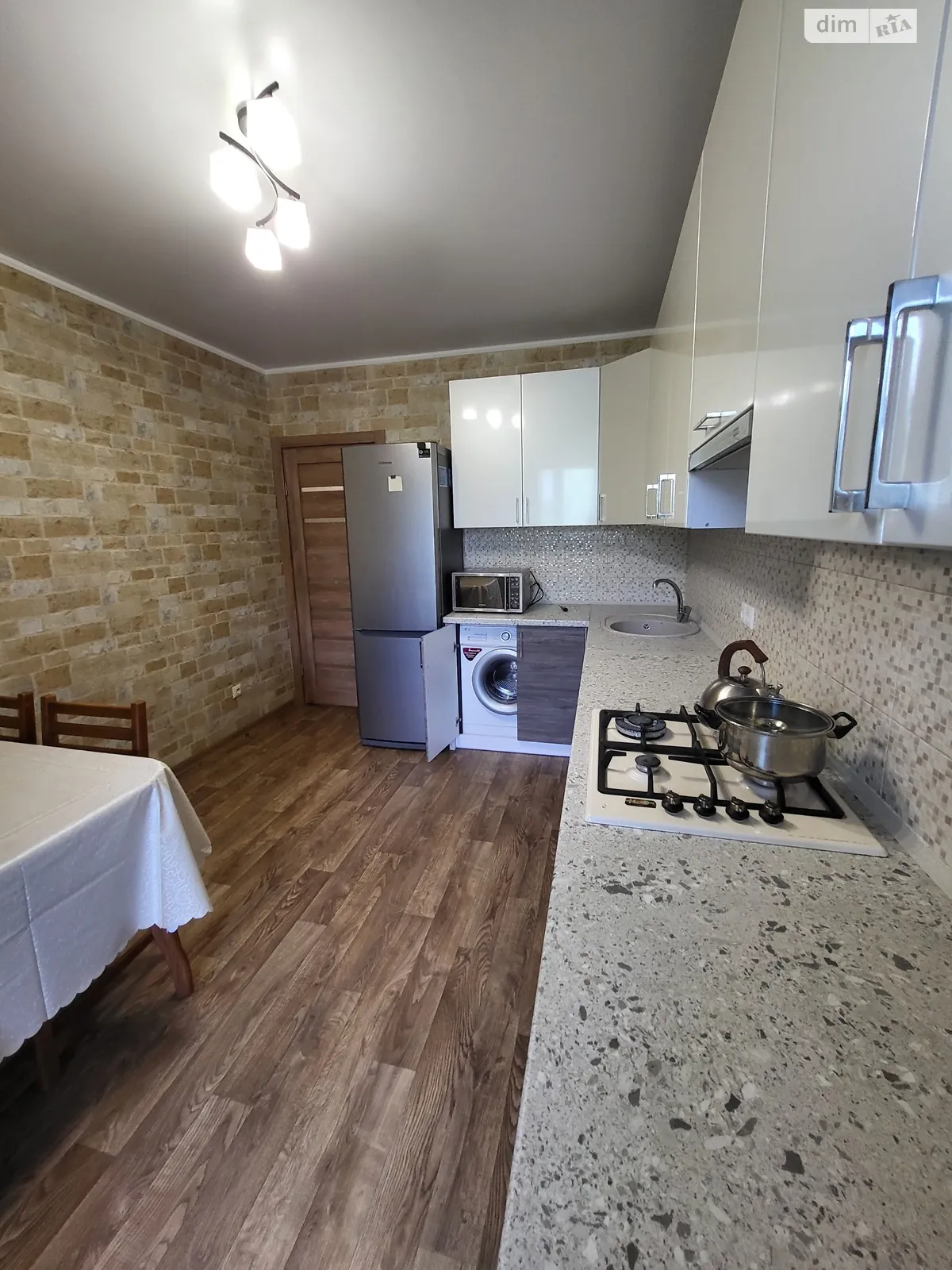 Здається в оренду 1-кімнатна квартира 44 кв. м у Хмельницькому, вул. Перемоги, 8/4 - фото 1