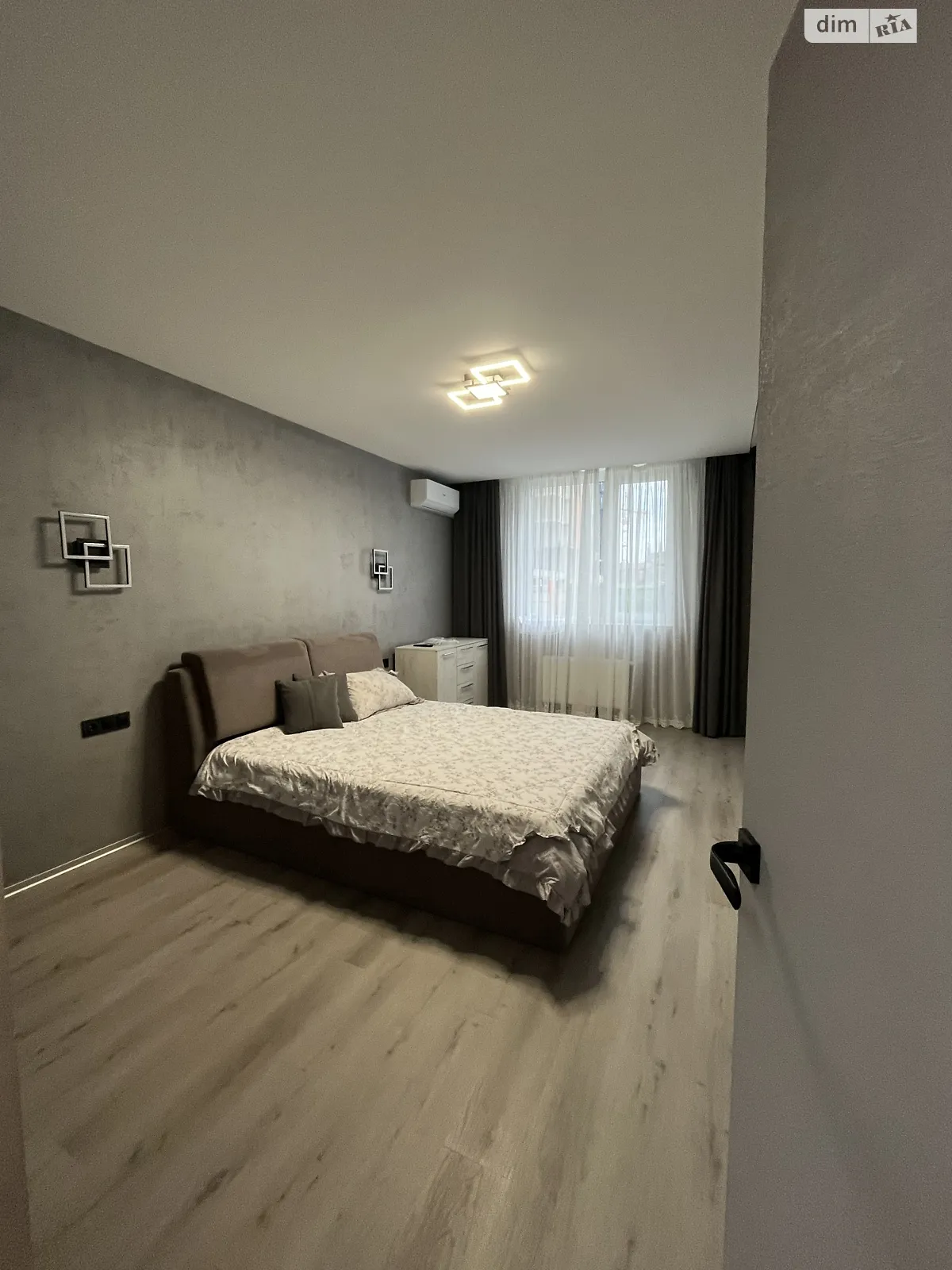 Здається в оренду 1-кімнатна квартира 47 кв. м у Ужгороді, вул. Анатолія Тегзи(Возз'єднання), 25 - фото 1