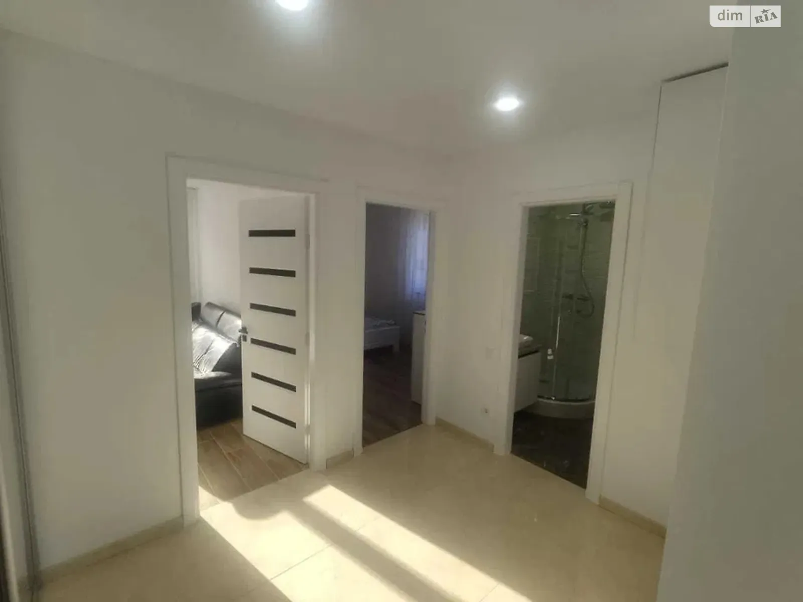 Сдается в аренду 2-комнатная квартира 57 кв. м в, цена: 350 $ - фото 1