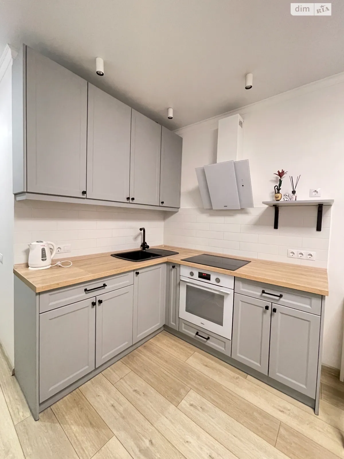 Продается 1-комнатная квартира 39.4 кв. м в Одессе, ул. Рихтера Святослава, 148А - фото 1