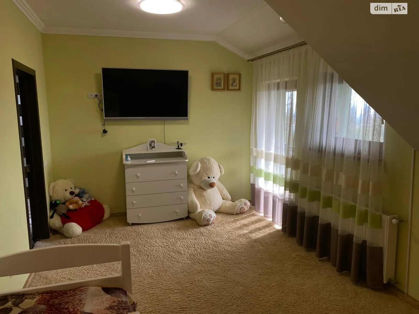 Сдается в аренду дом на 2 этажа 120 кв. м с камином, цена: 699 € - фото 1